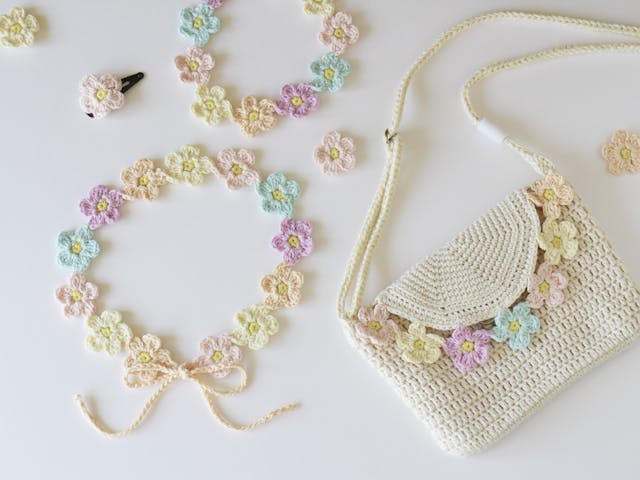 かぎ針編みの基本から学べる！キッズ小物製作講座 ~花かんむり・お花ポシェット~