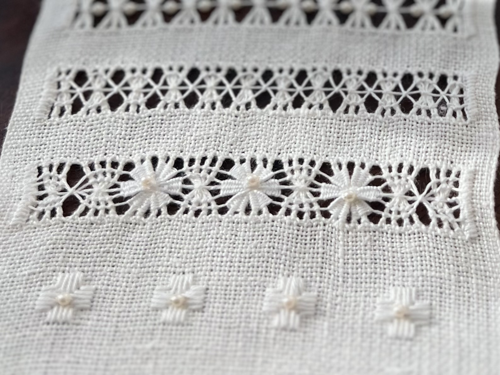 レースのような刺繍　はじめてのドロンワーク講座の紹介画像1