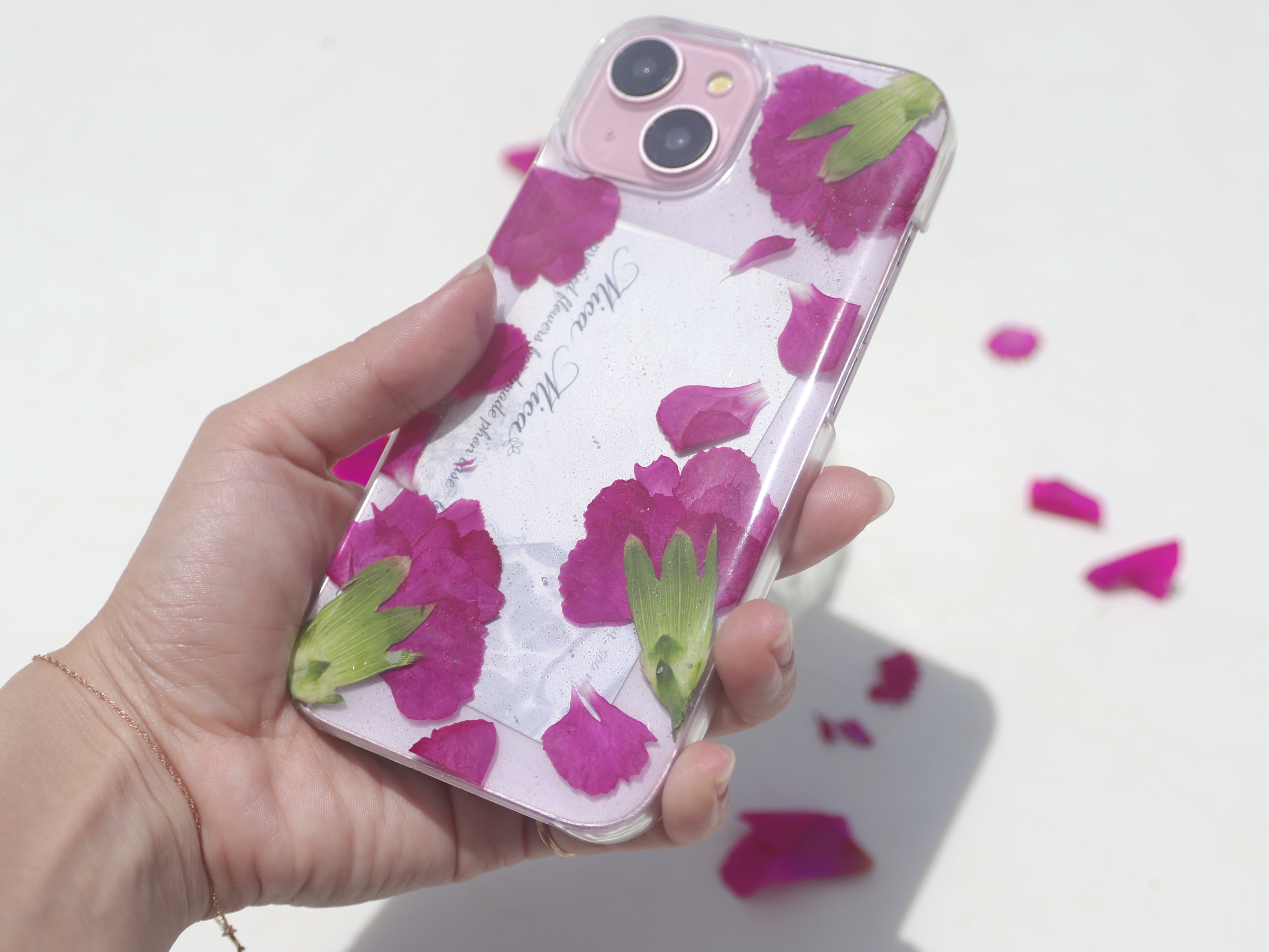 本物のお花を使った、カーネーションスマホケース作り講座【中級】の紹介画像2