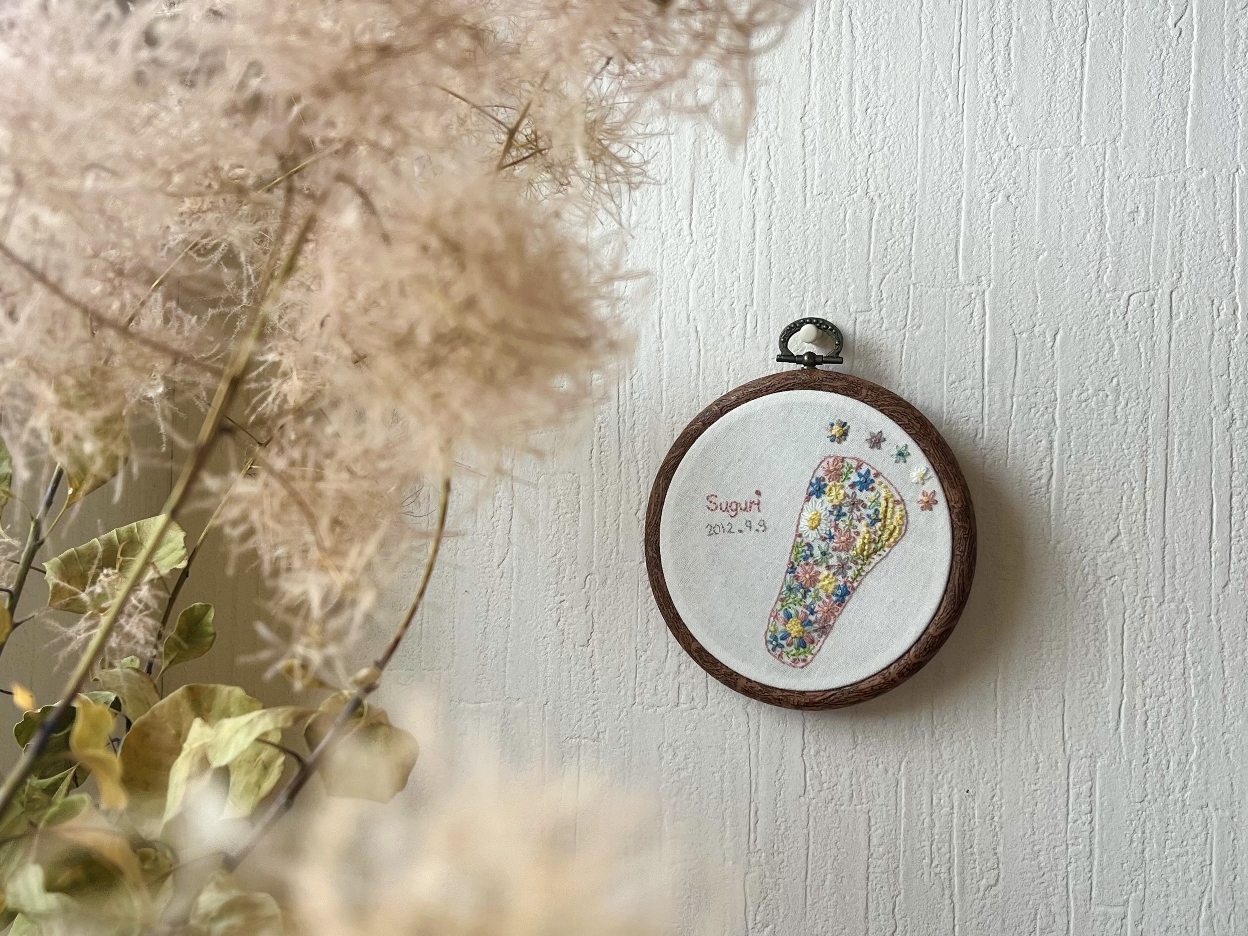 赤ちゃんの足型から作る、お花刺しゅう枠飾り講座の紹介画像2