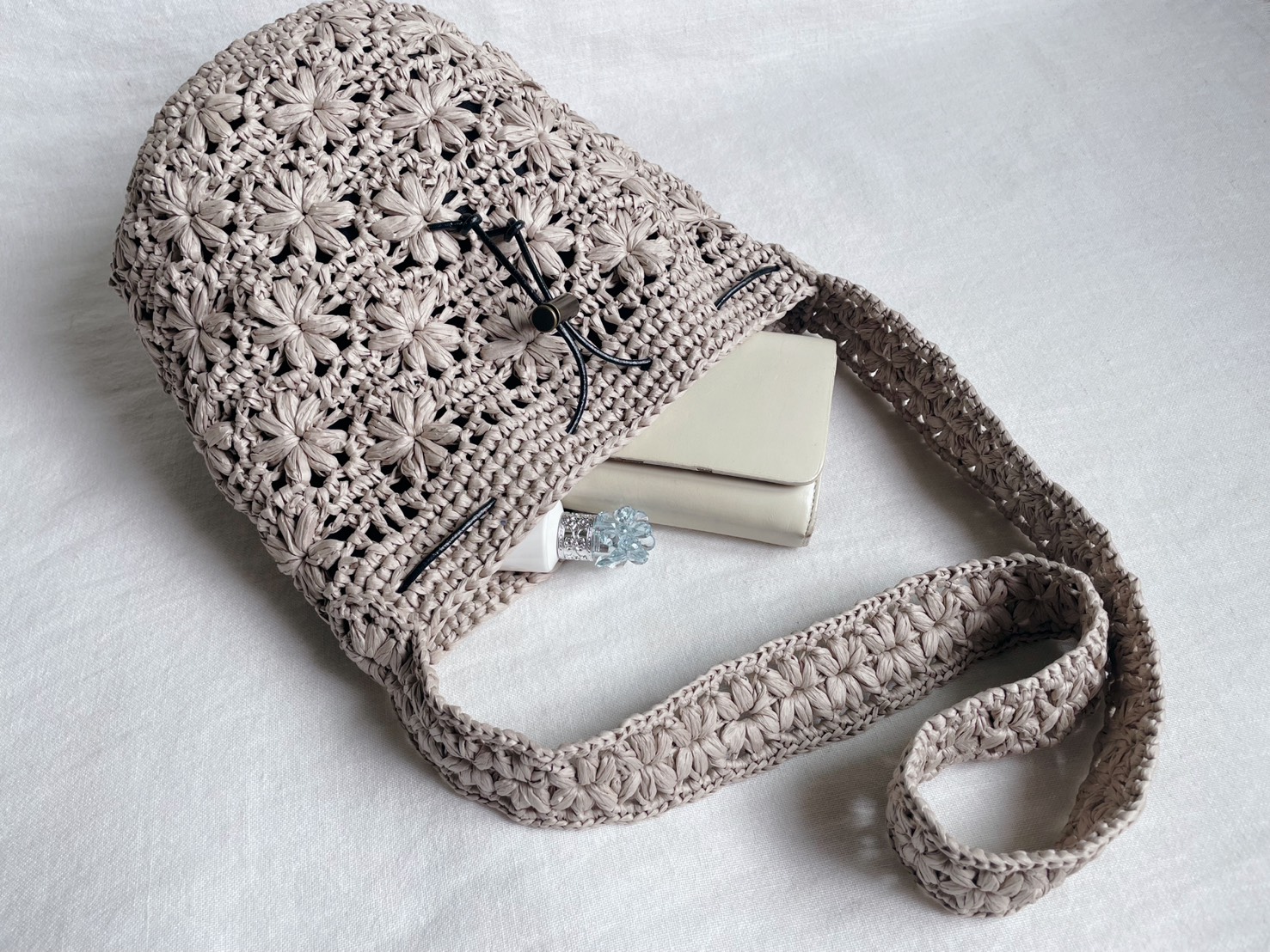 かぎ針編み 花模様編みのきんちゃくバッグの作り方【編み図付き】の紹介画像3