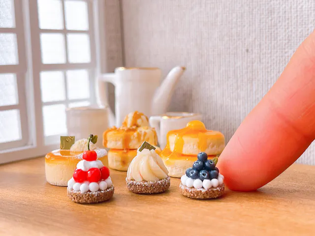 コースレッスン】簡単に可愛くできる!基本のミニチュアケーキ講座