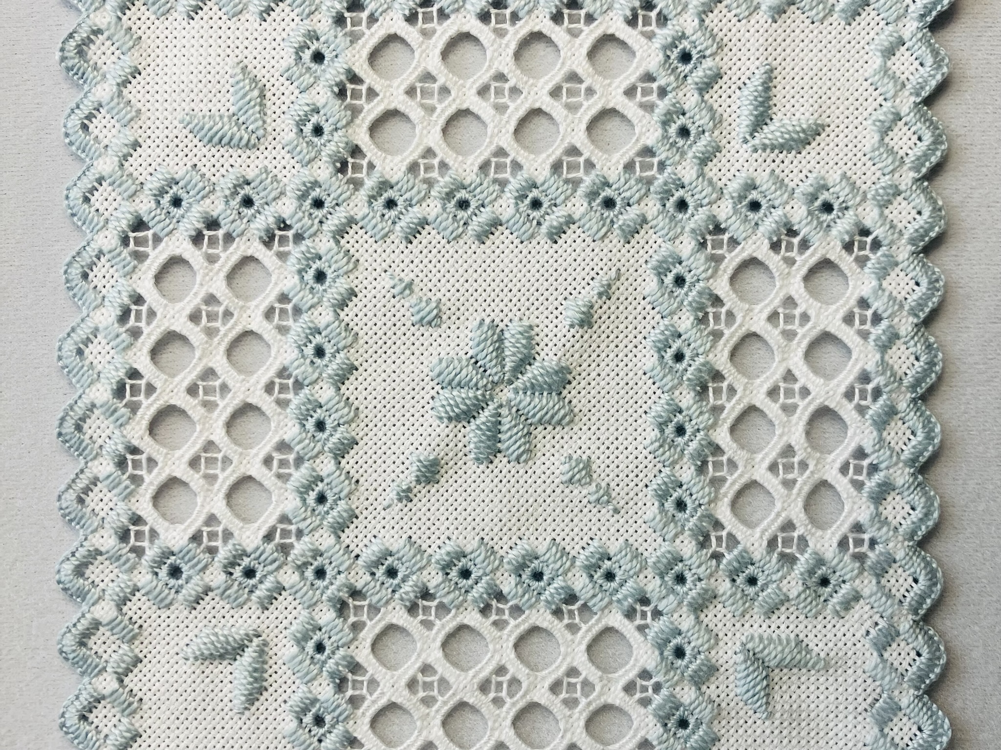 ハーダンガー刺繍　サイズ38x82  布はコングレス　糸はDMC ハーダンガー刺繍 サイズ38x82（2024人気No.1の ハーダンガー