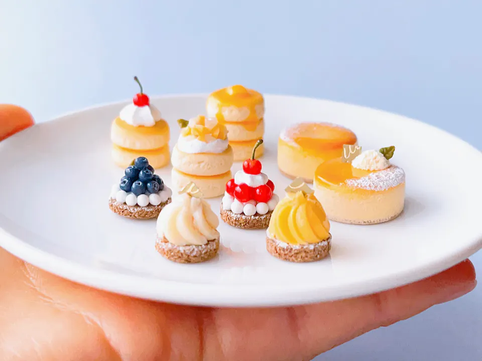 コースレッスン】簡単に可愛くできる!基本のミニチュアケーキ講座 コースレッスン】簡単に可愛くできる!基本のミニチュアケーキ講座