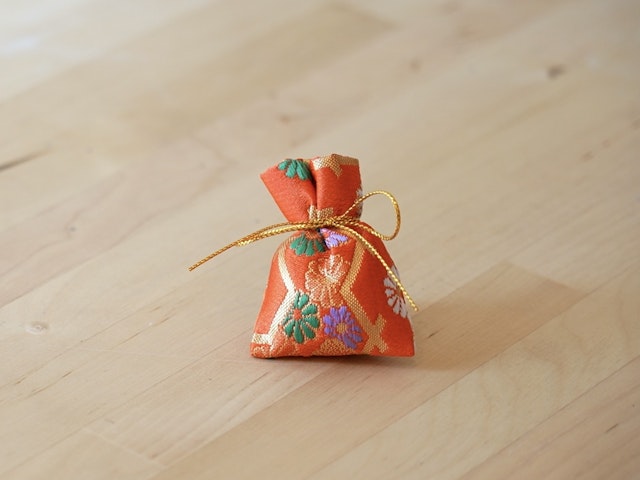 バラの香りの匂い袋を作ろうの画像