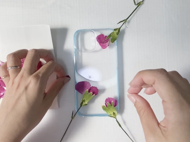 押し花をデザイン※カーネーションの組み立て方法の画像