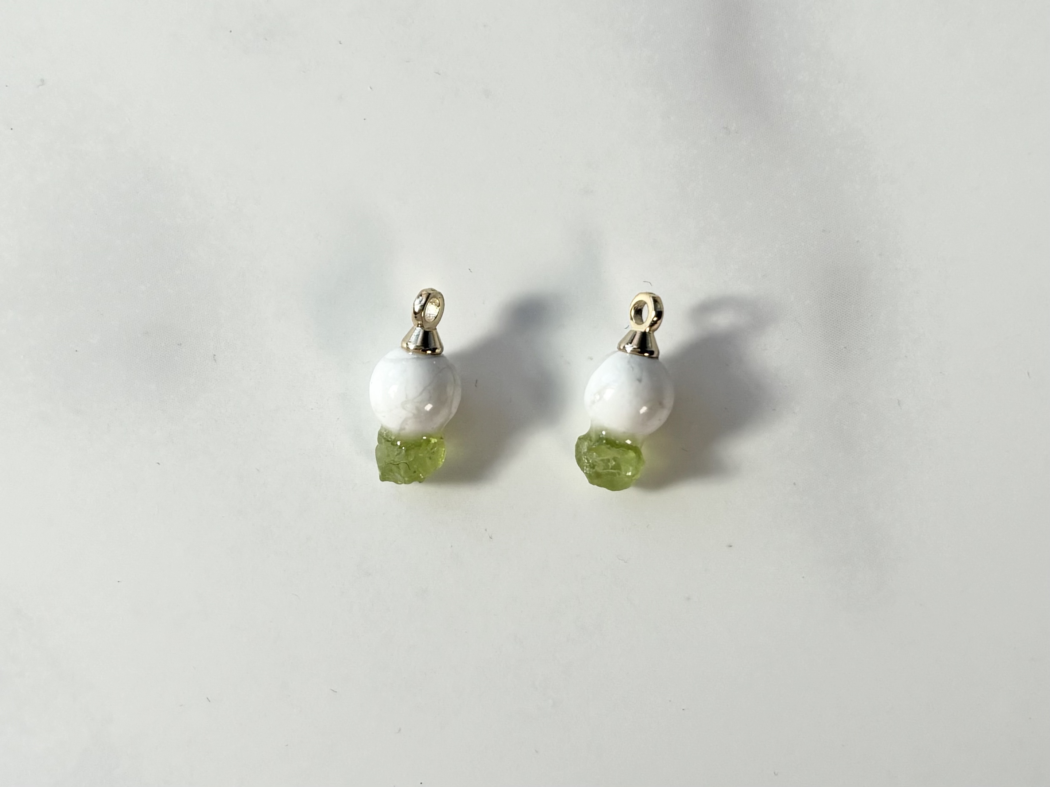 Lsson7 ヒートンと石を接着、石と石の間を埋めるの画像