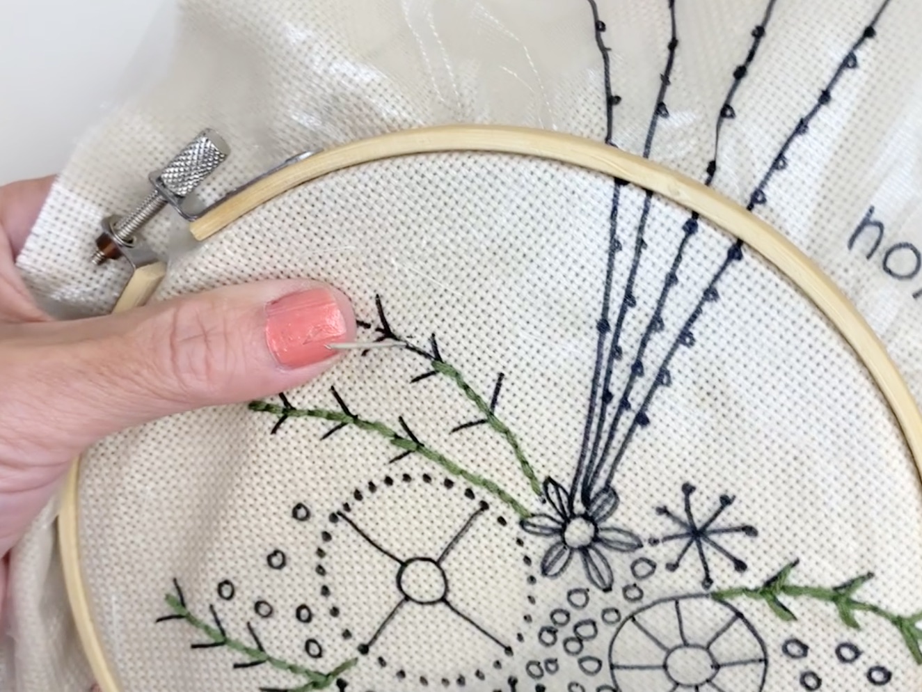 葉っぱの刺繍の画像