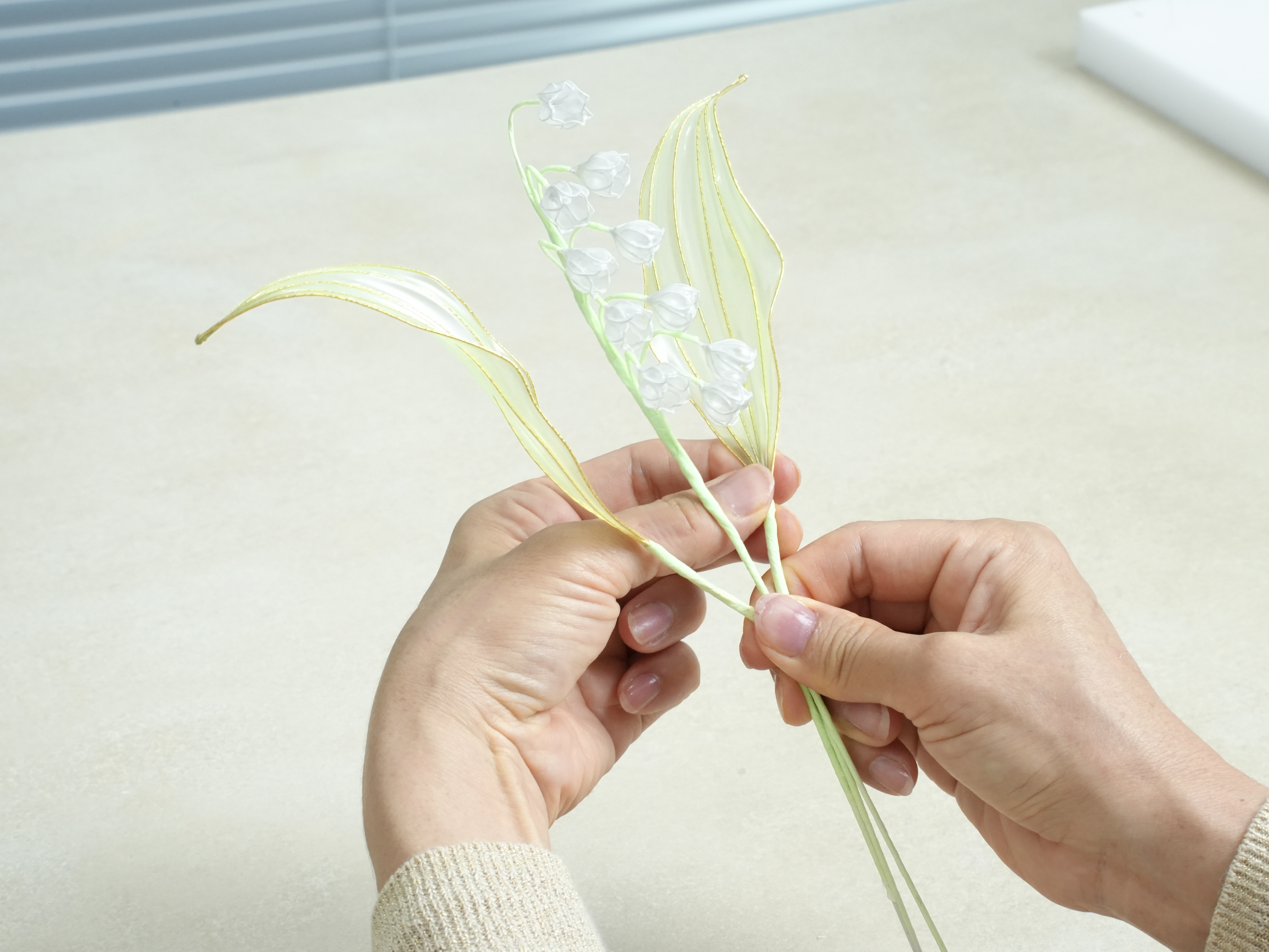 パーツを組み立てて、すずらんを完成させようの画像