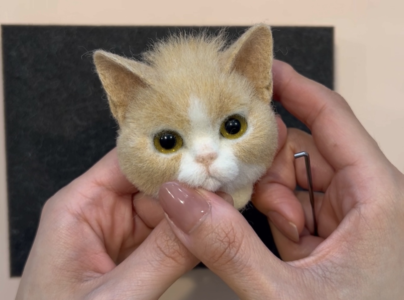 みなごん 様 専用 】羊毛フェルト フレーム猫 ロシアンブルー 白猫-
