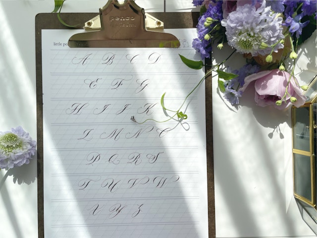 小文字の繋げ方+単語の練習+大文字を練習しましょう!の画像
