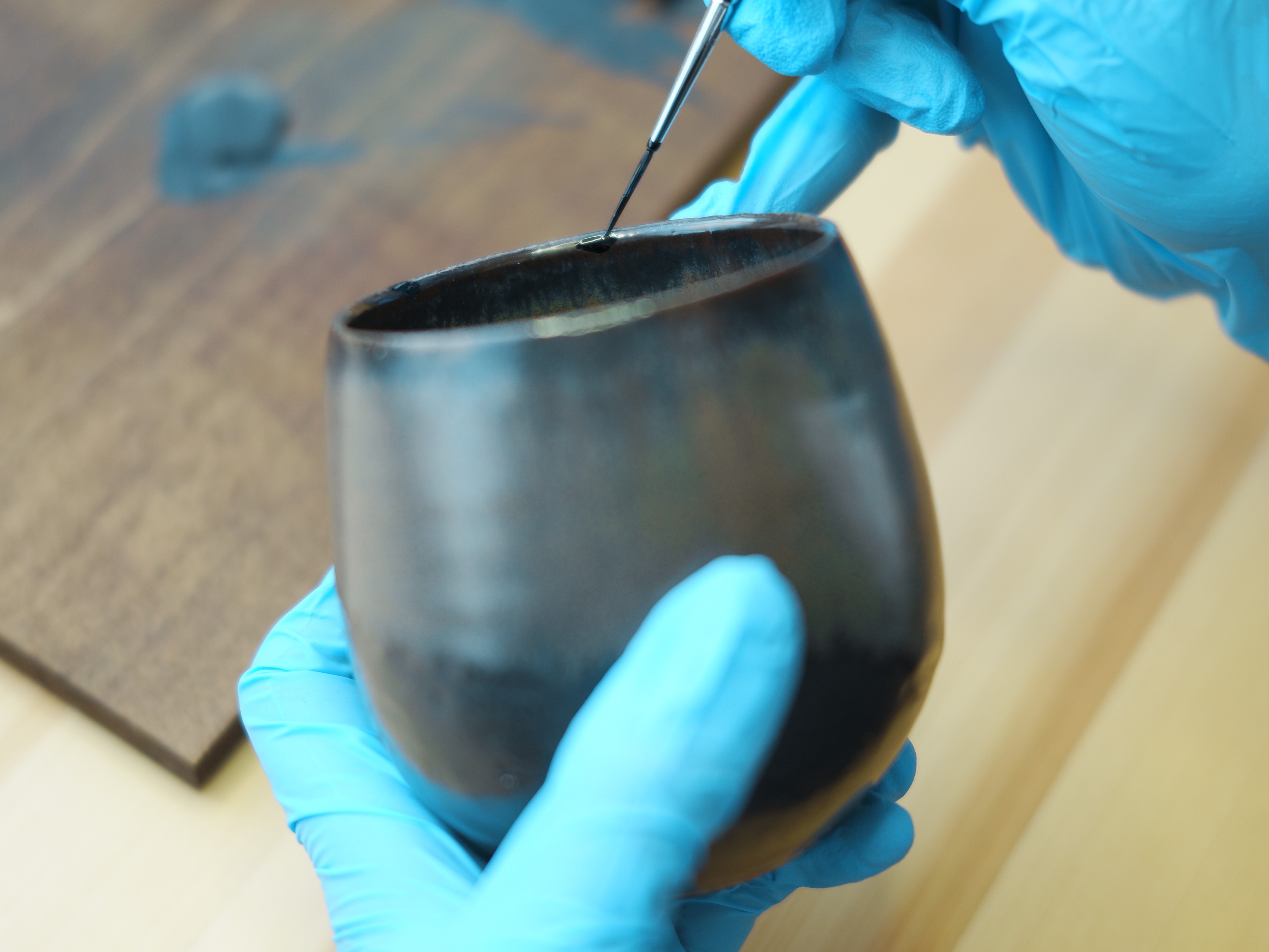 黒漆を塗るの画像