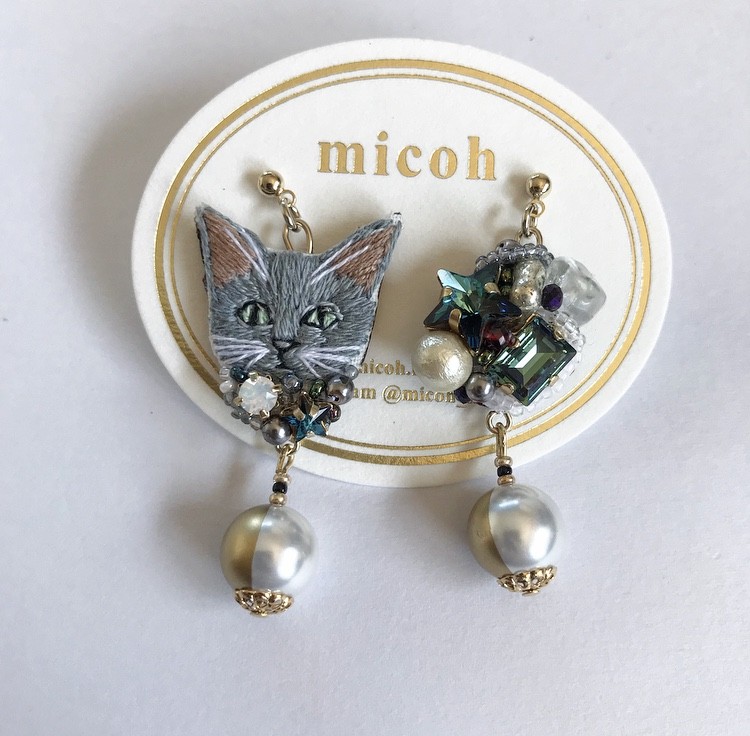 キャット&スタービジュー  ドロップピアス(ロシアンブルー)