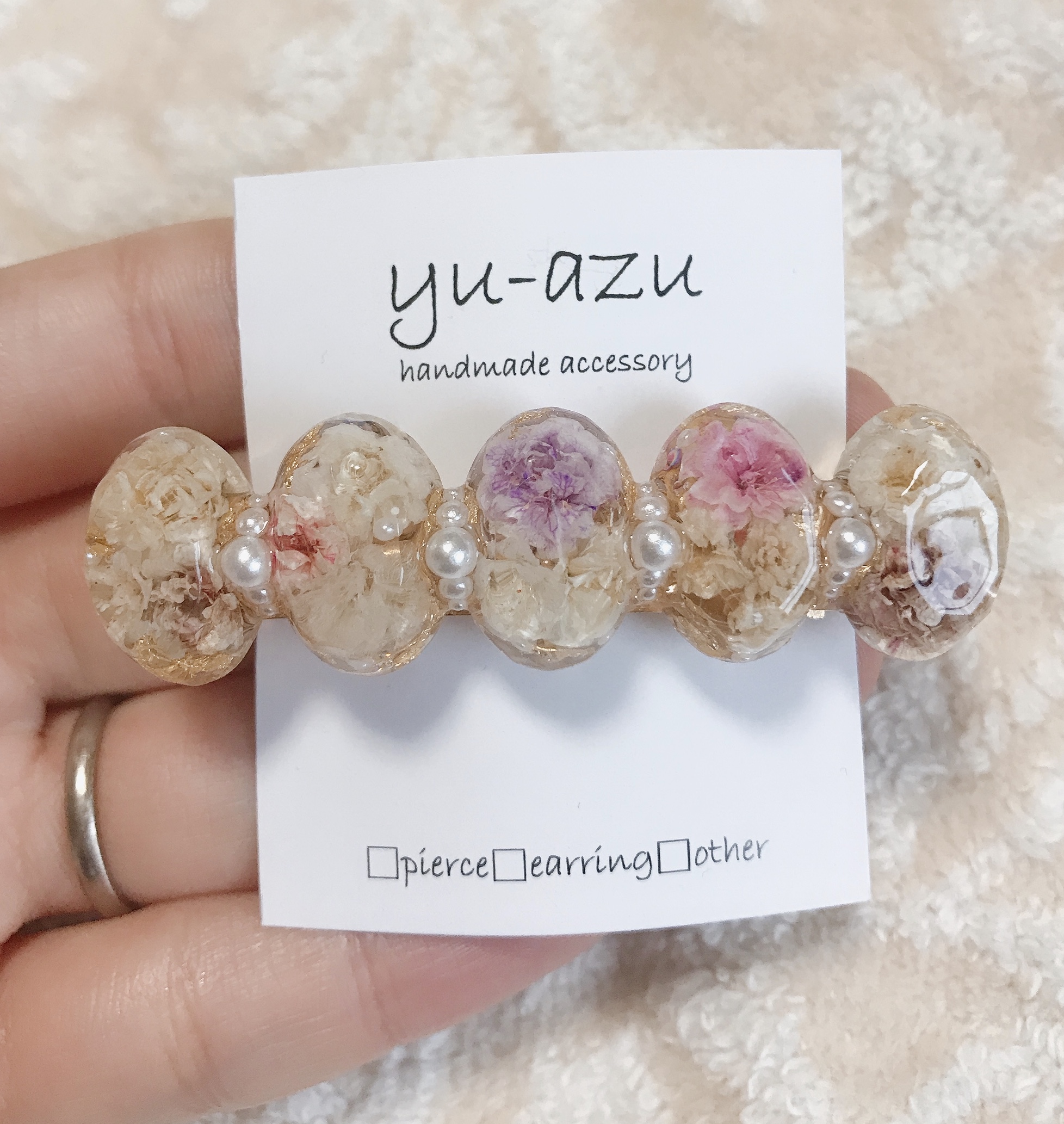 レトロカラーのかすみ草バレッタ＊