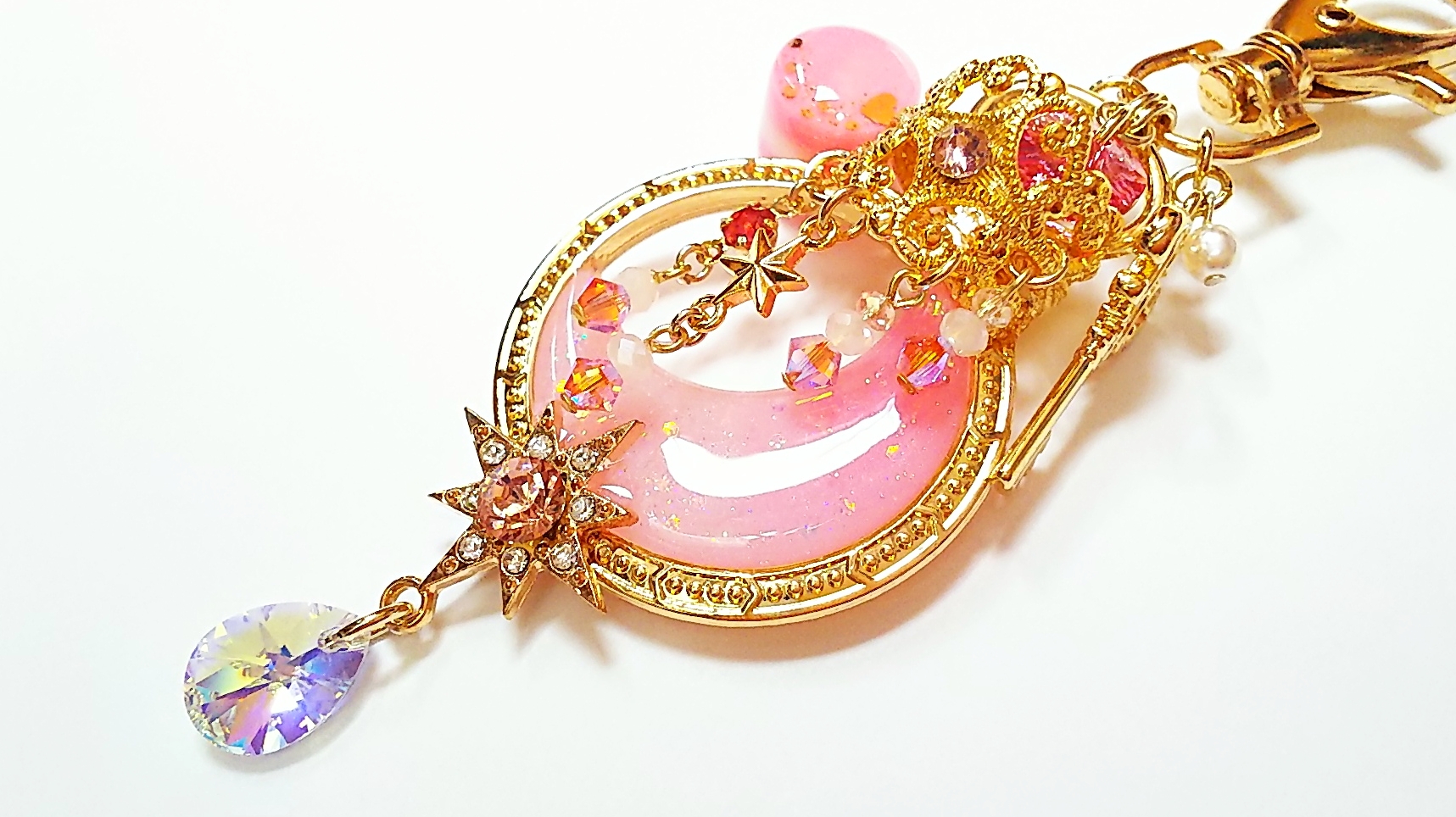 マカロンカラーの三日月シャンデリア（ピンク）