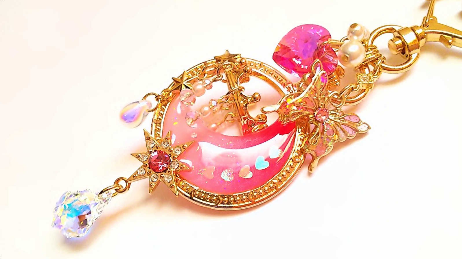 ⑦ パールピンクの三日月シャンデリアキーホルダー★