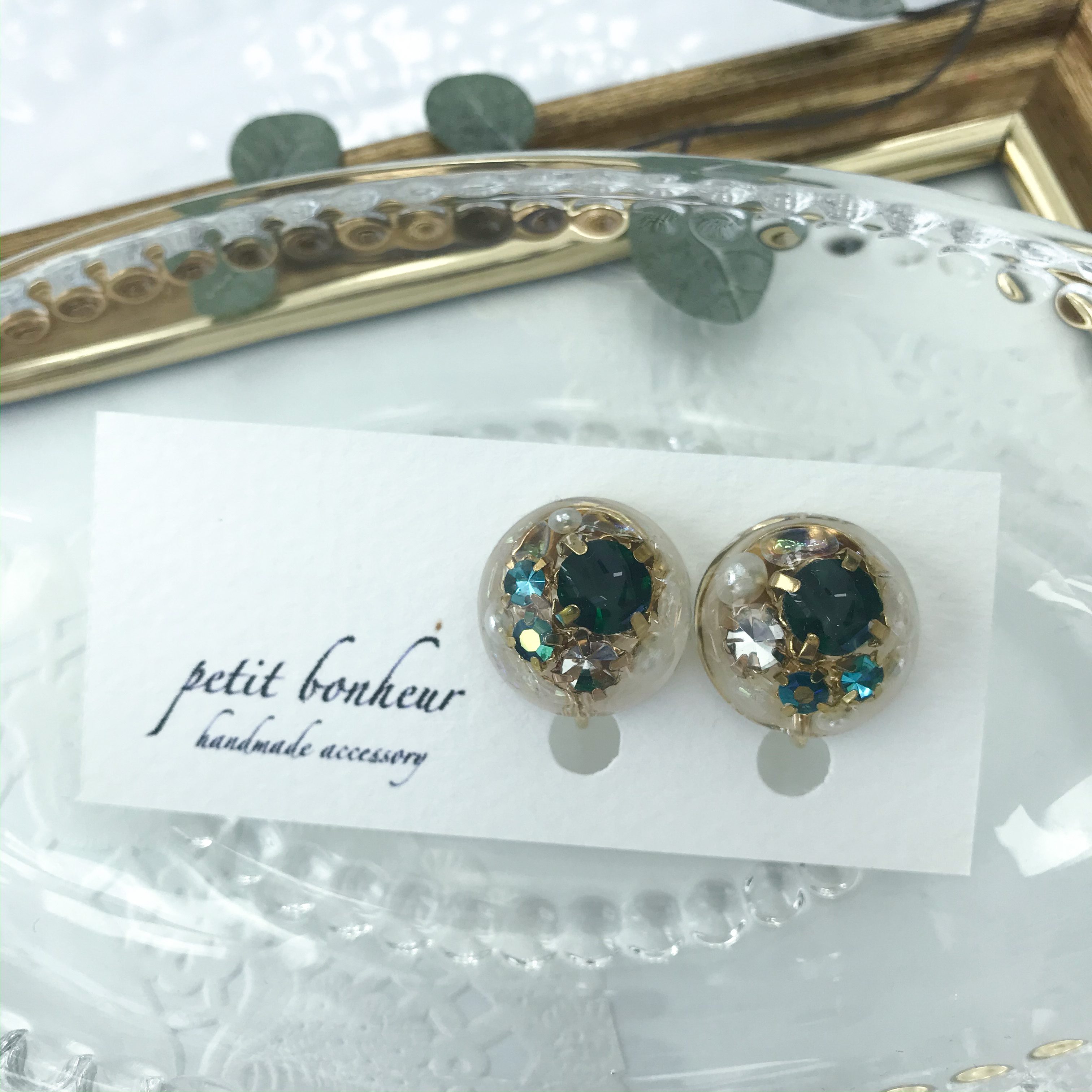 ビジューごろごろイヤリング✴︎モスグリーン✴︎