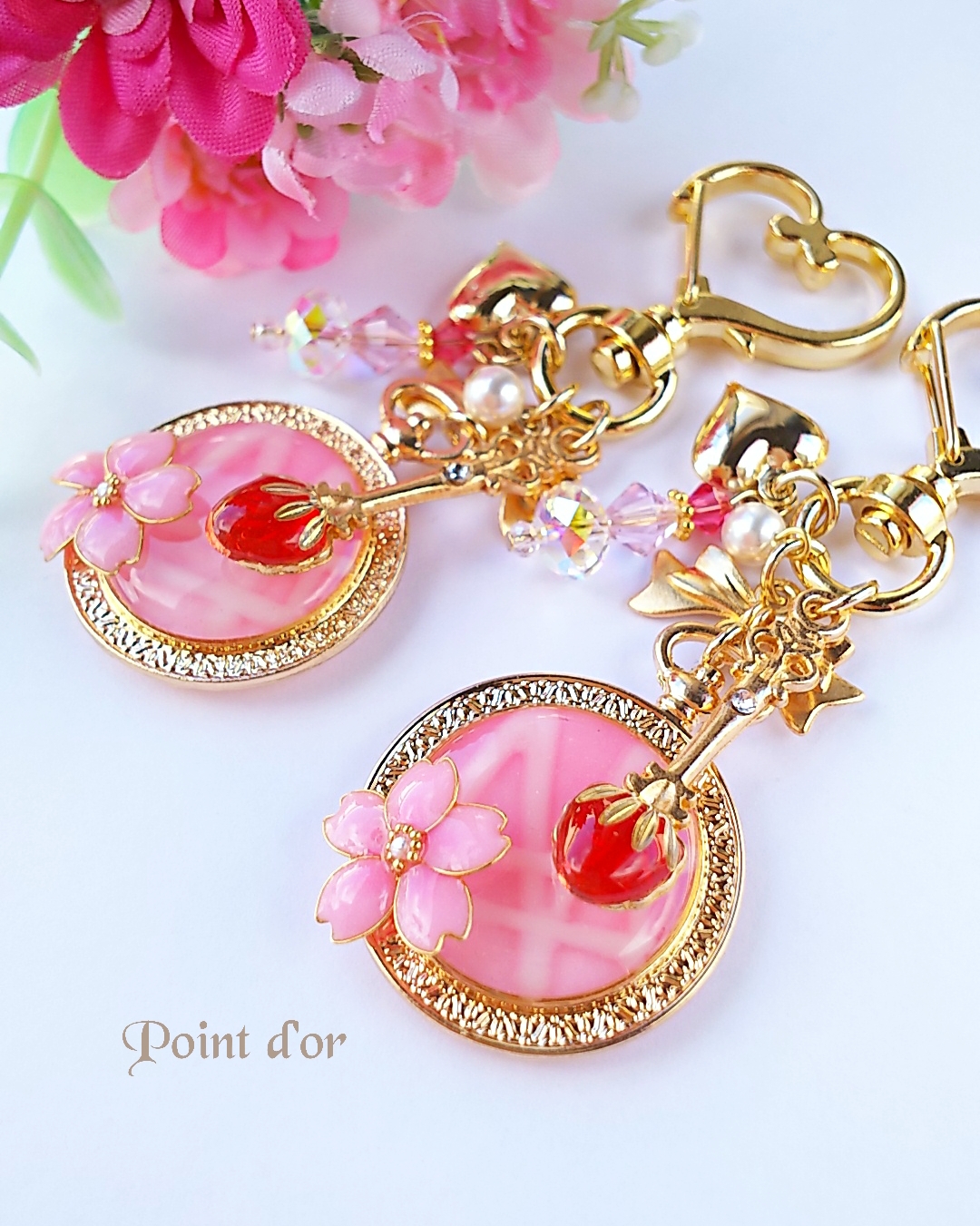 桜苺のスイーツキーホルダー🌸🍓