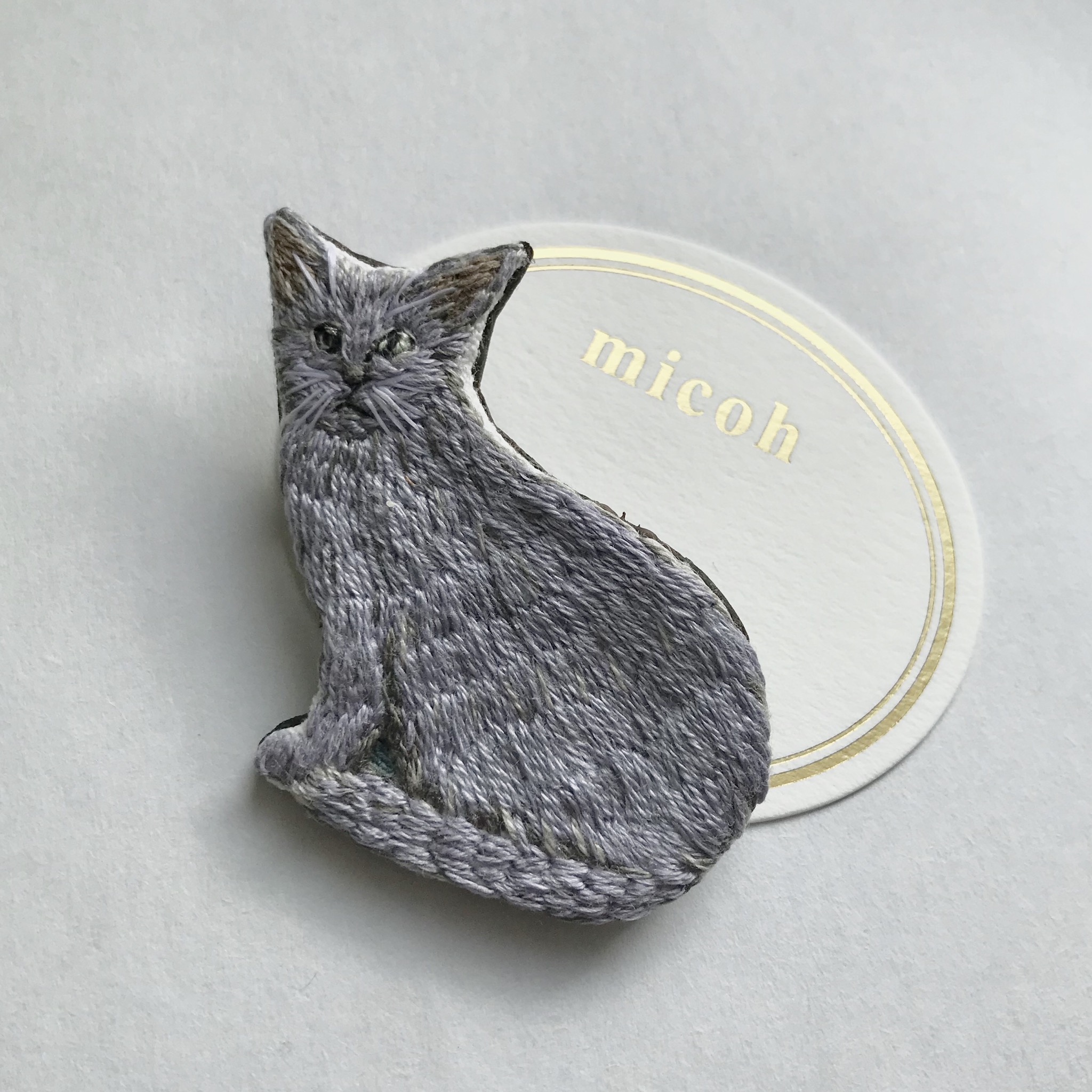 ロシアンブルー　ブローチ