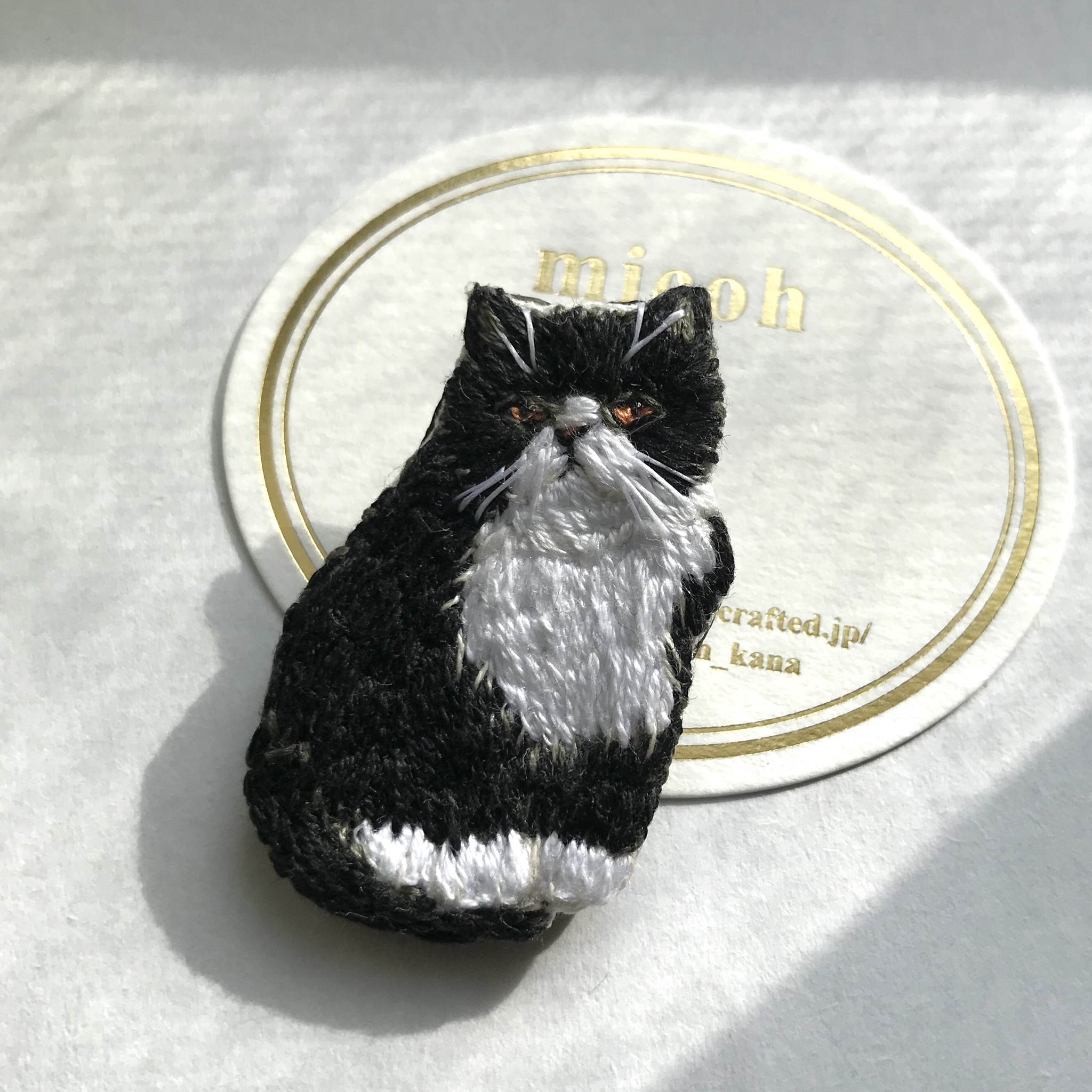 エキゾチックショートヘア　ブローチ