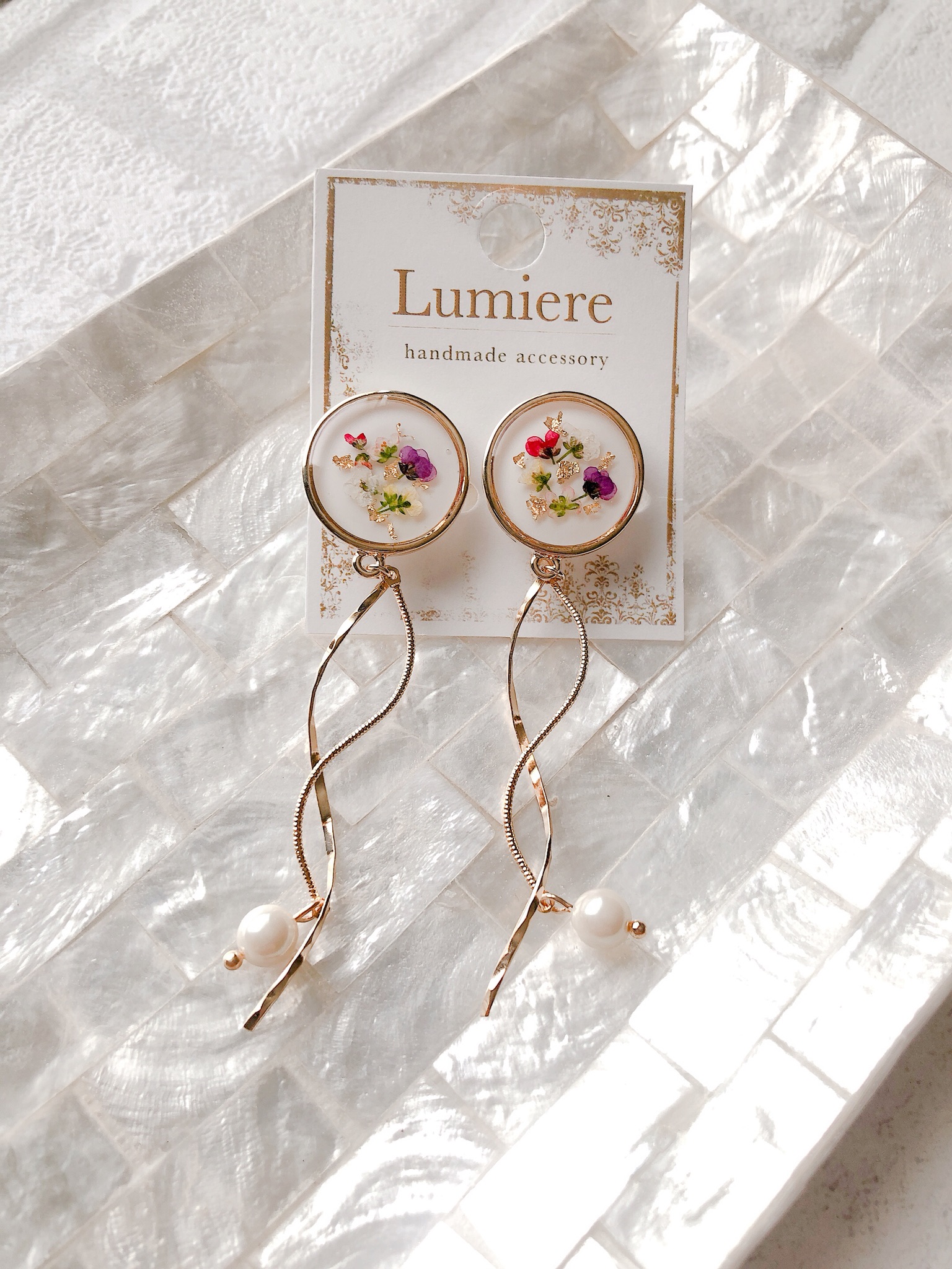 アリッサムgoldウェーブチャーム（イヤリング）