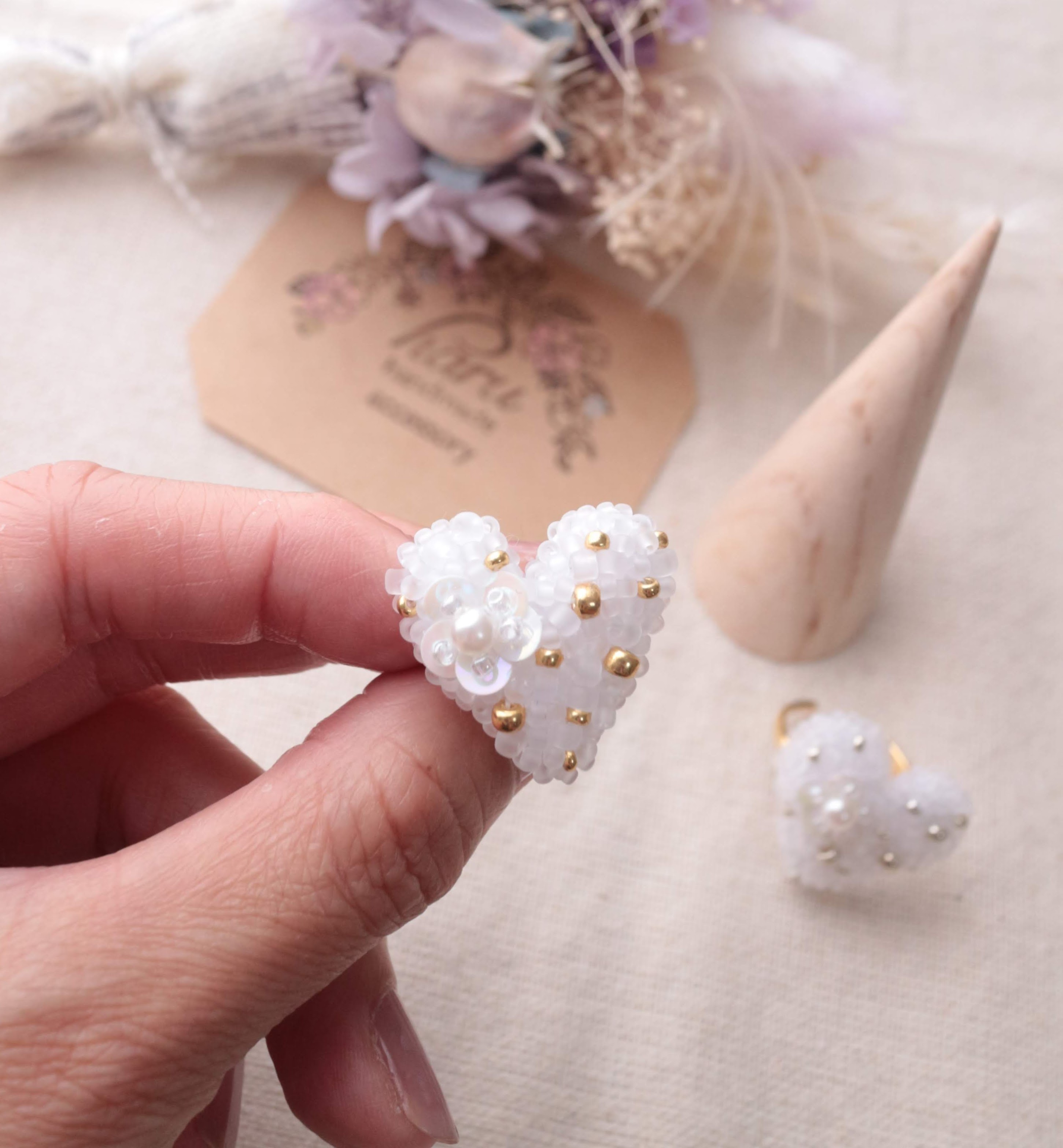 ビーズ刺繍ハートリング【ゴールド】