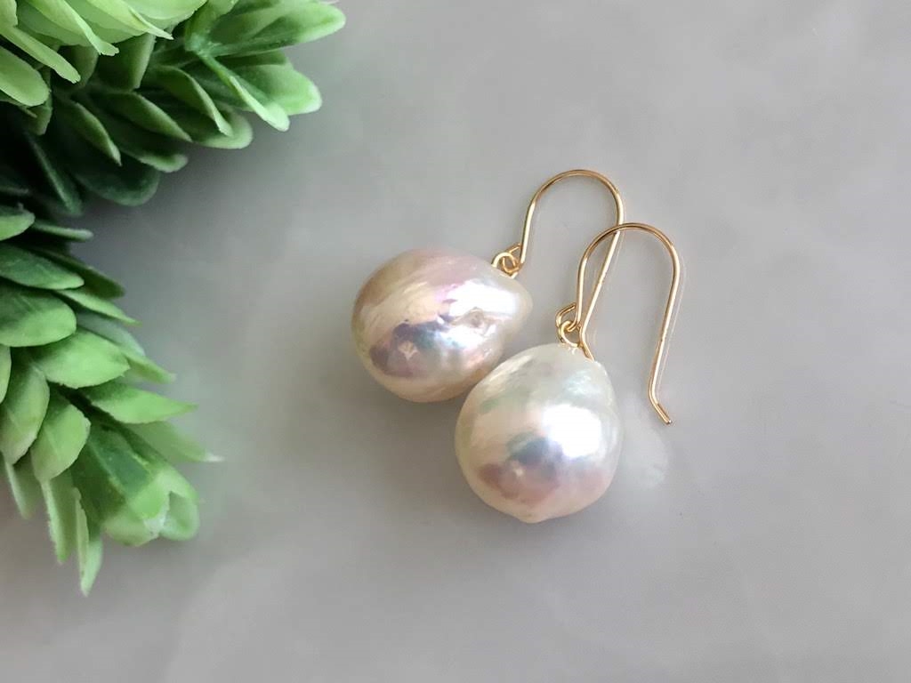 K18/Pt900 エジソンパール しずくバロック フレンチフックピアス White A