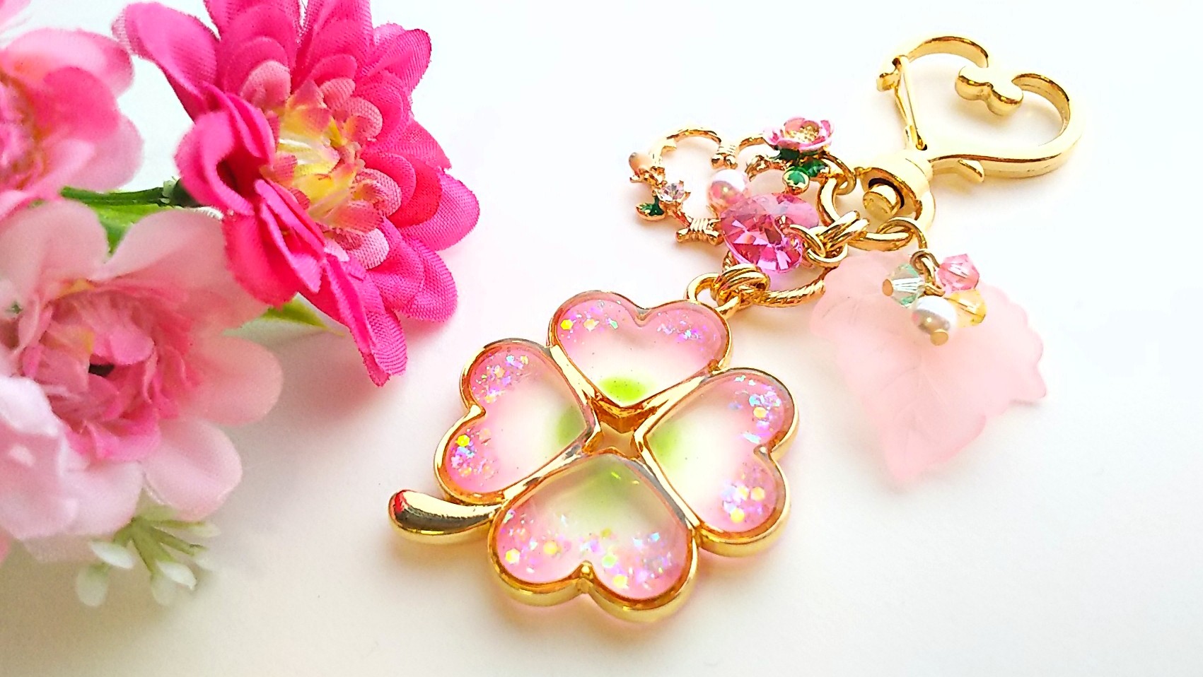 幸せ四つ葉のクローバーキーホルダー🍀