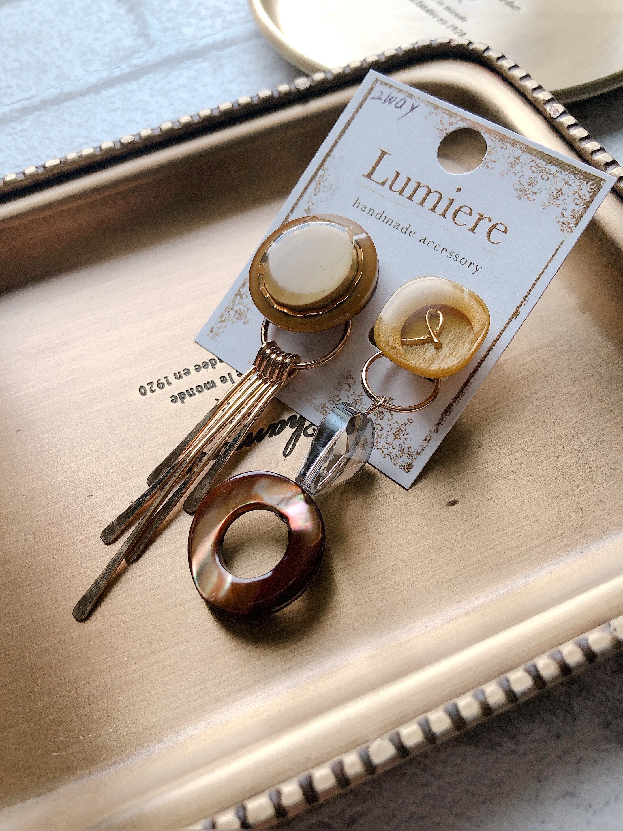 2wayイヤリング/ブラウンボタンアシンメトリー