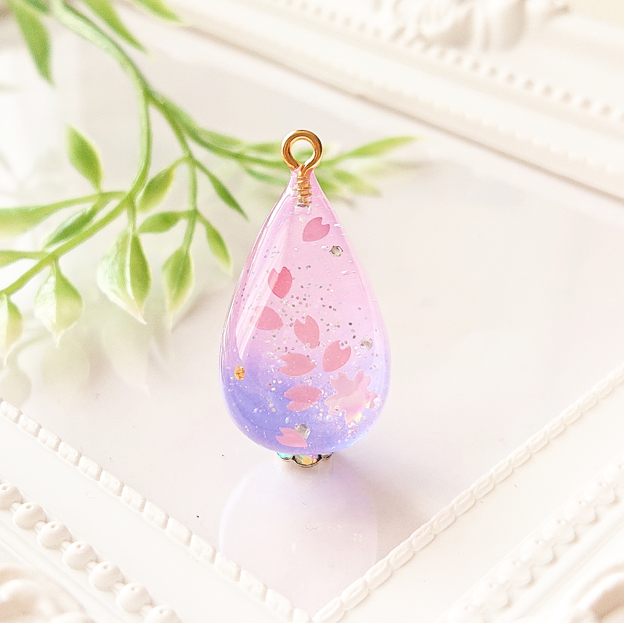 桜吹雪🌸雫型ネックレス