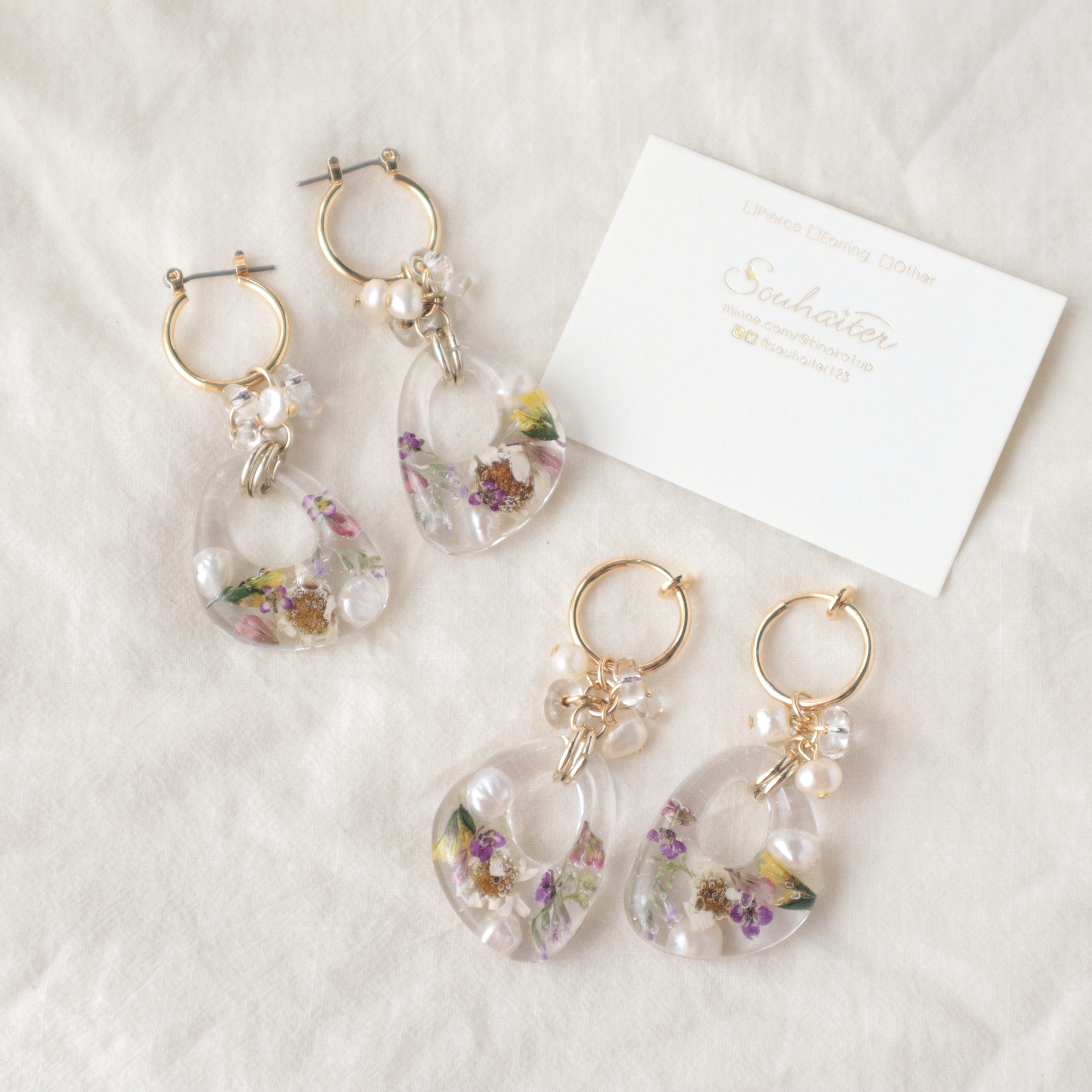 しゃらしゃらチャームとボタニカルフープのピアス/イヤリング
