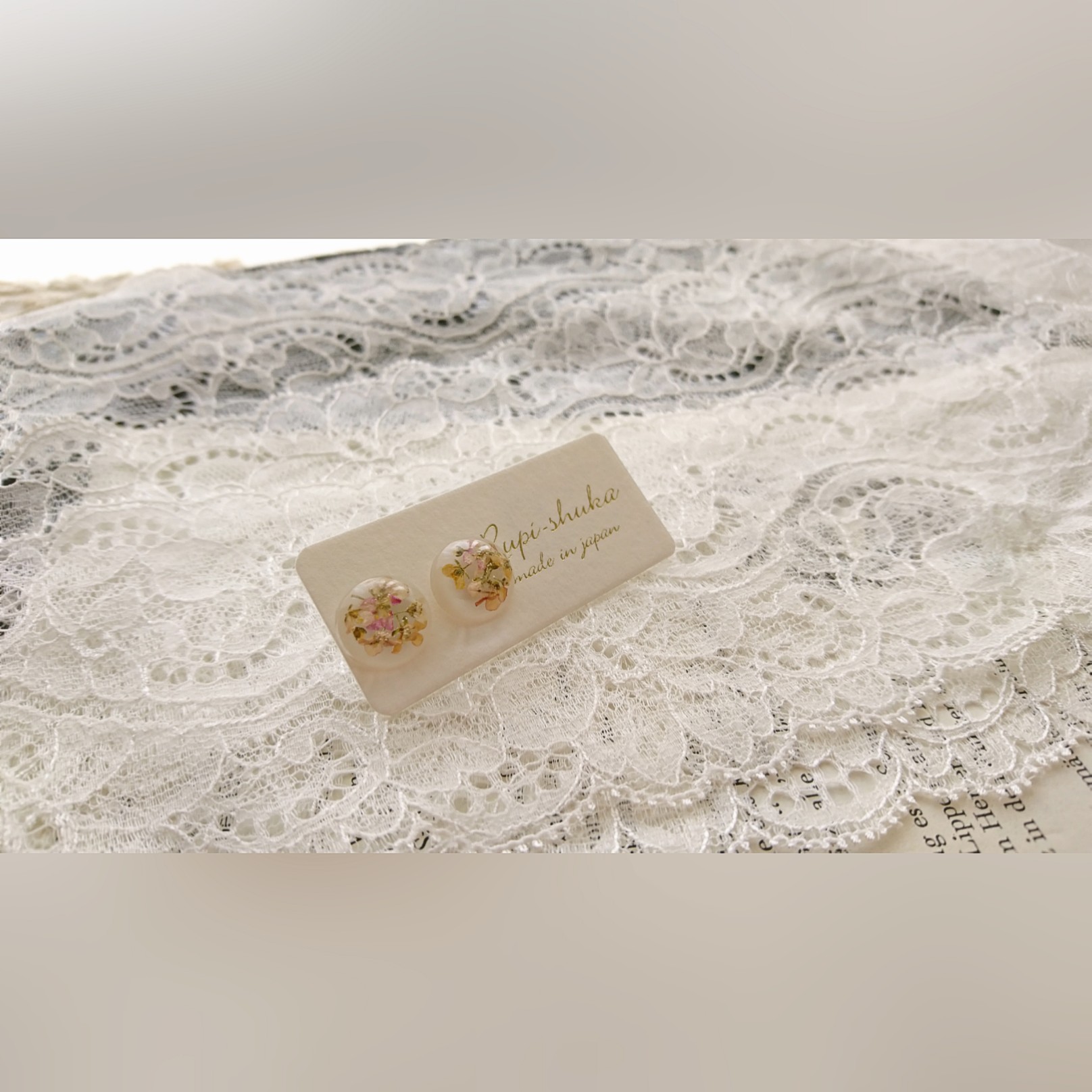 スイートアリッサムのミニピアス