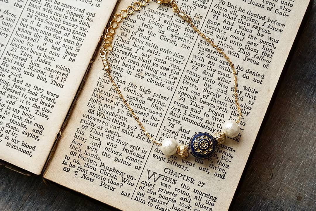 ドイツ製パーツとコットンパールのアンティークブレスレット