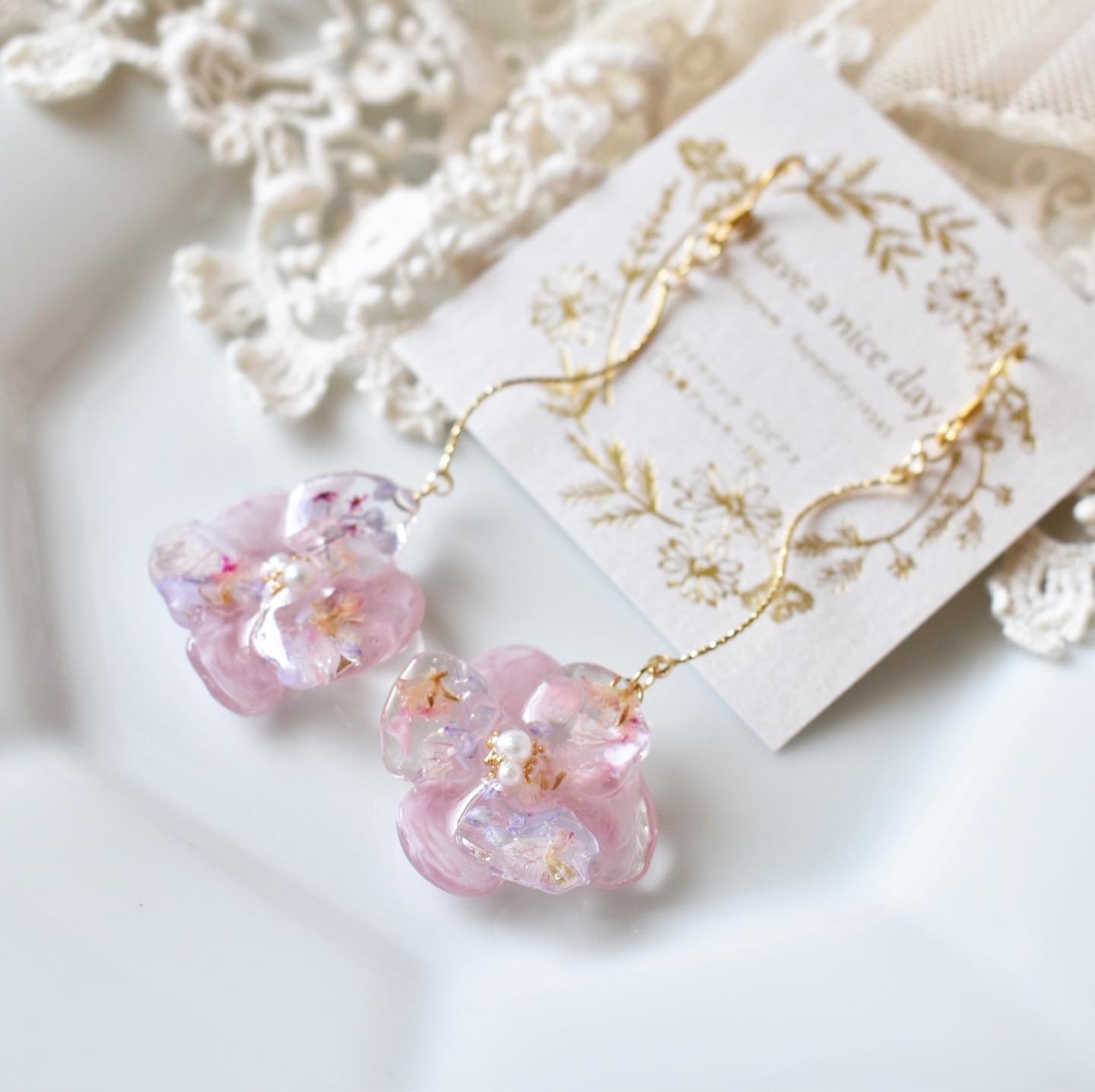 ゆらゆらクリアフラワーくすみピンク❁⃘ピアス・イヤリング 