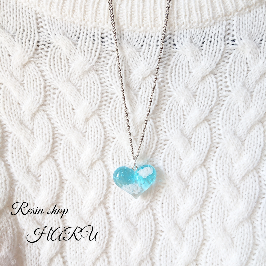 ハートの空。.*<ぷっくり> ハート型レジンネックレス