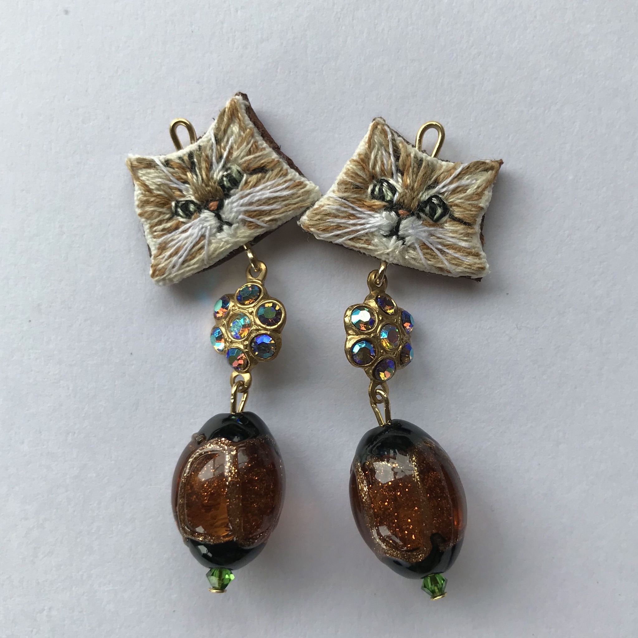 ガラステールキャット ピアス