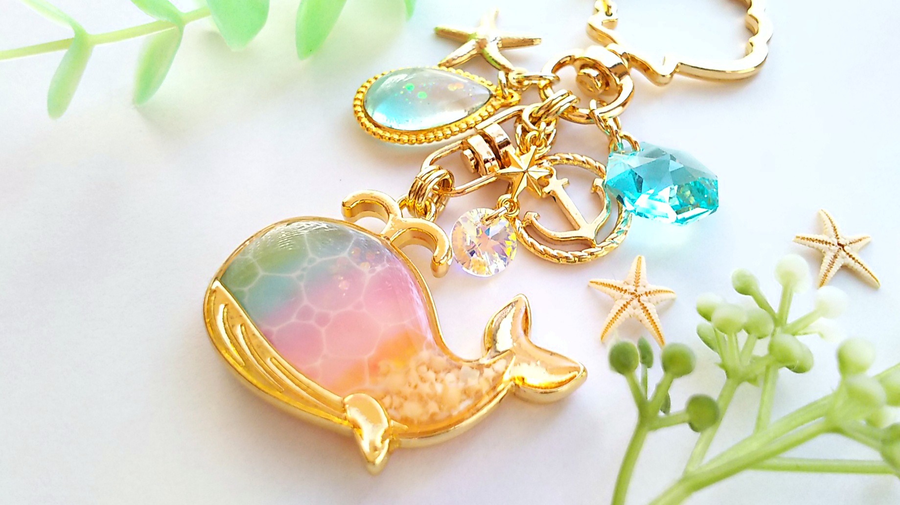 虹色くじらのキーホルダー🐋B