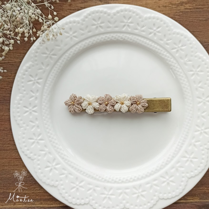 お花のヘアクリップ“ラテ”