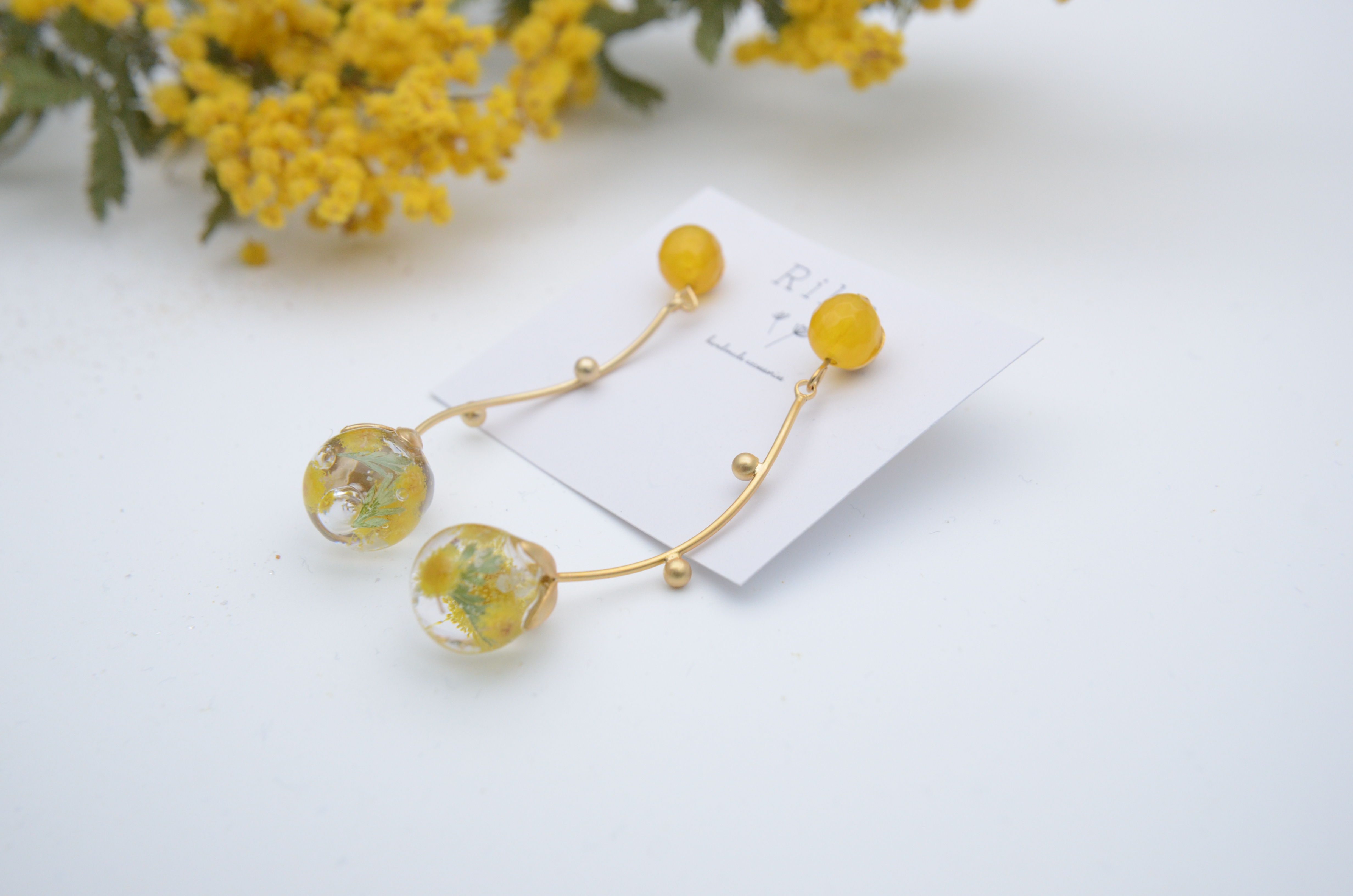 ミモザの花玉ピアス