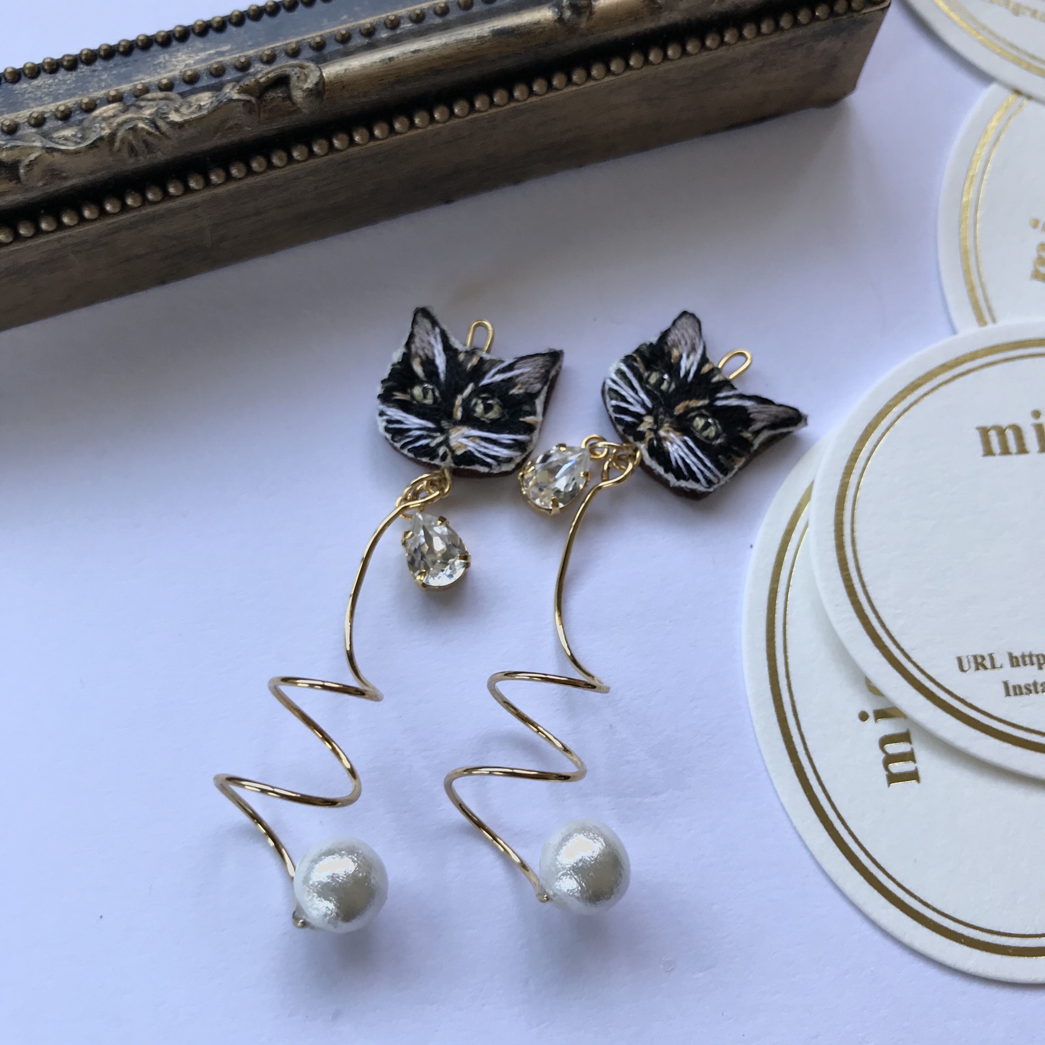 スパイラルテールキャット　ピアス