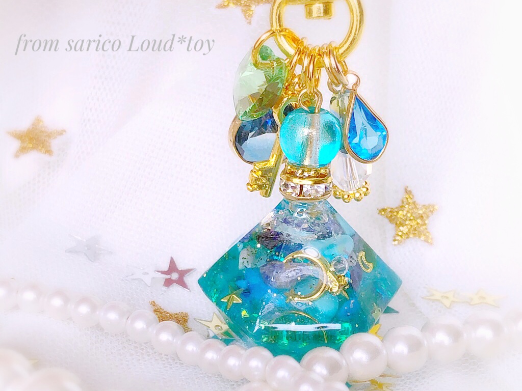 コロンと魔法の香水瓶チャーム🔮