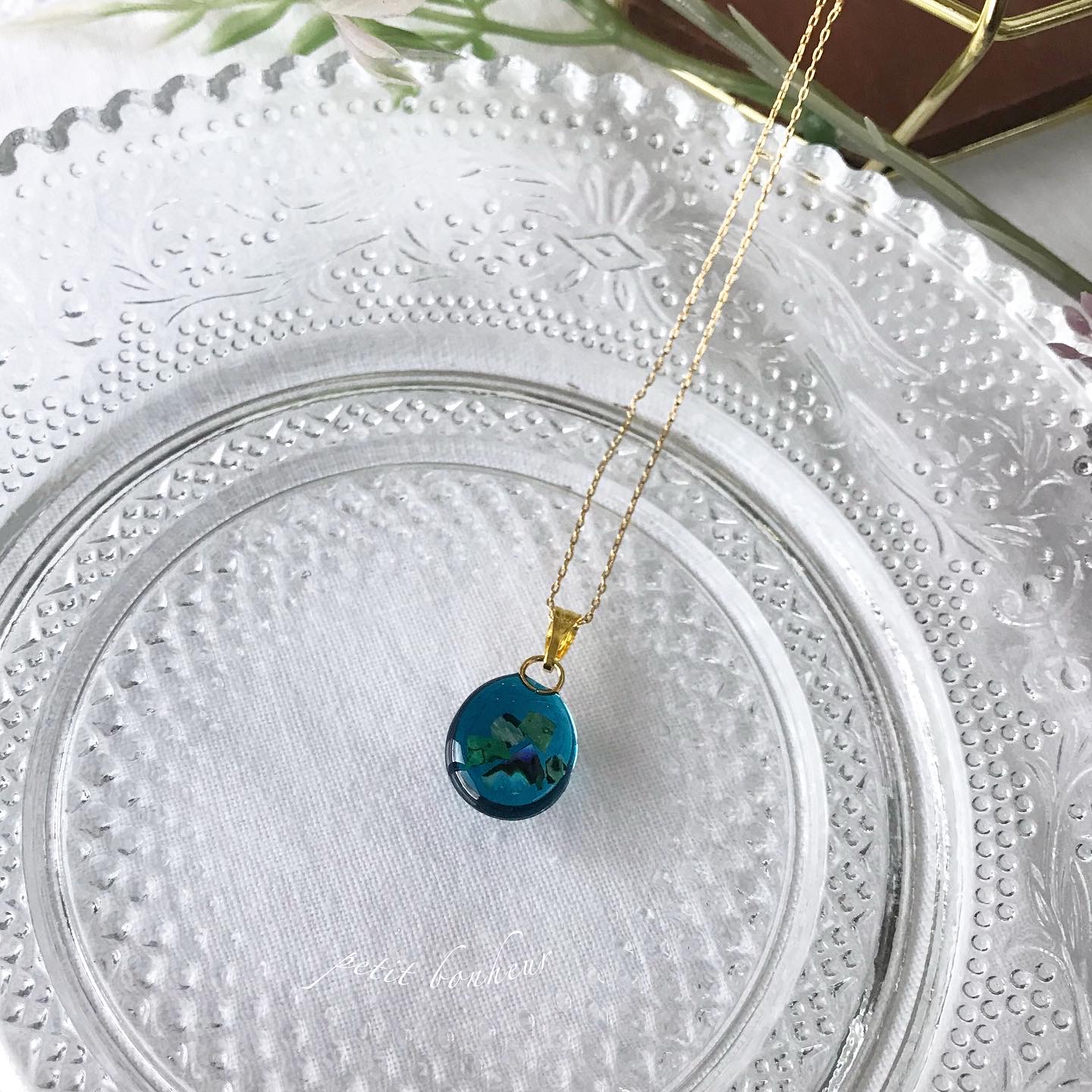 petit peacock ネックレス