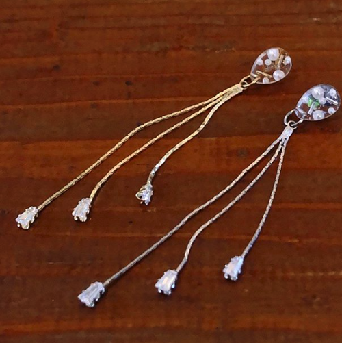 【送料無料】Petit bijou cubic bar pierce