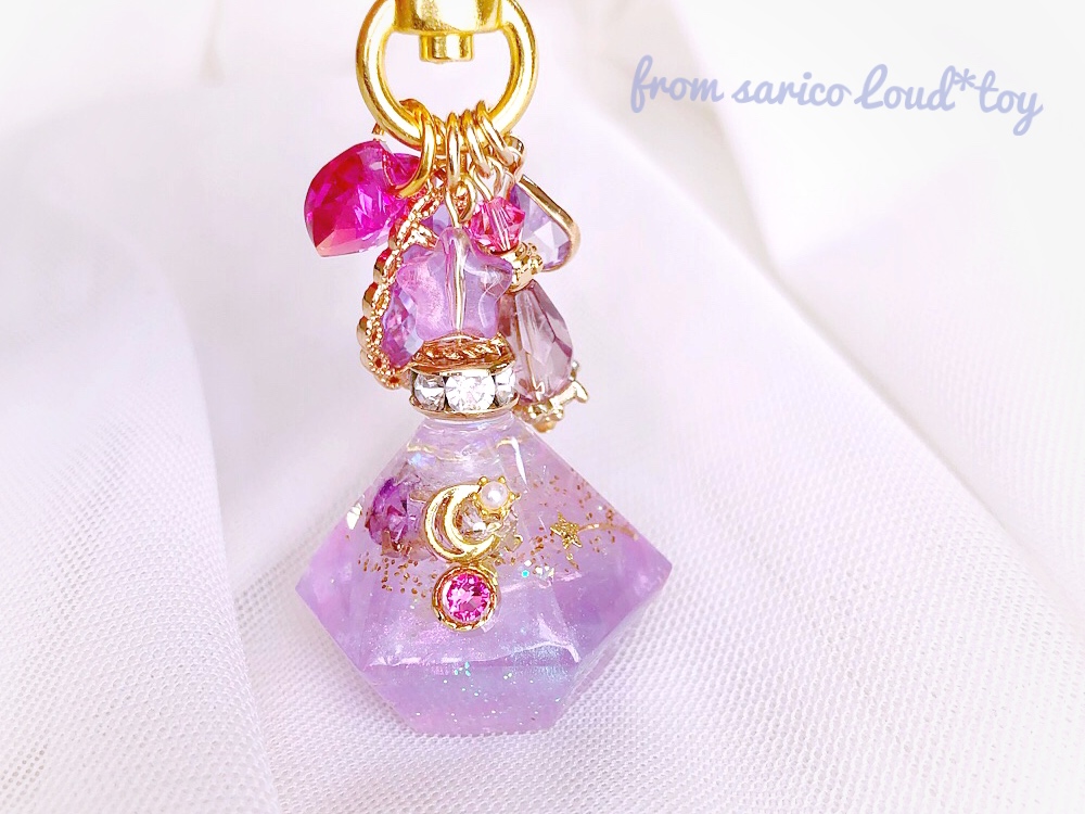 コロンと魔法の香水瓶チャーム🔮