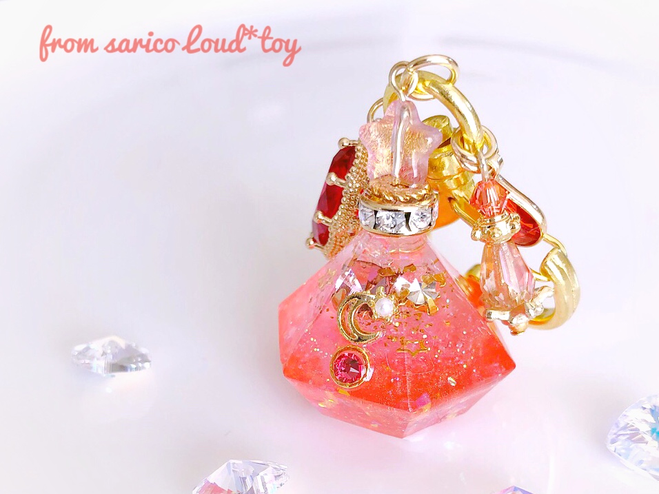 コロンと魔法の香水瓶チャーム🔮