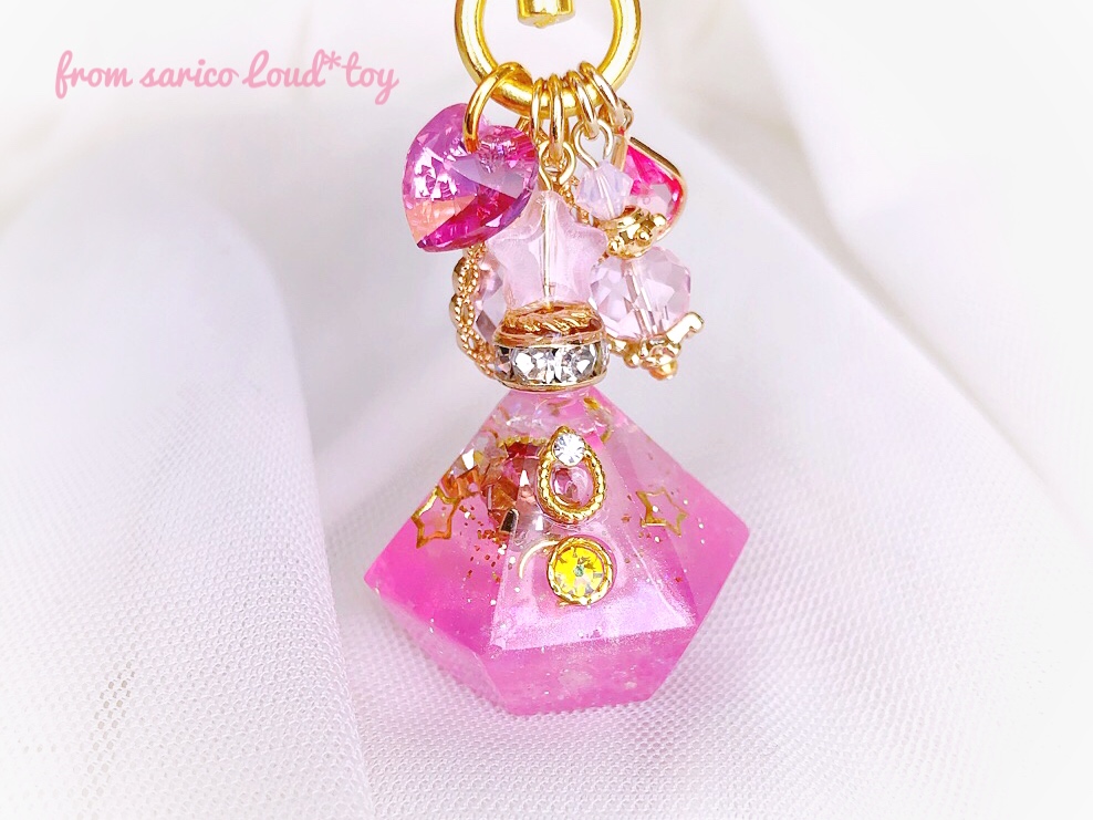 コロンと魔法の香水瓶チャーム🔮