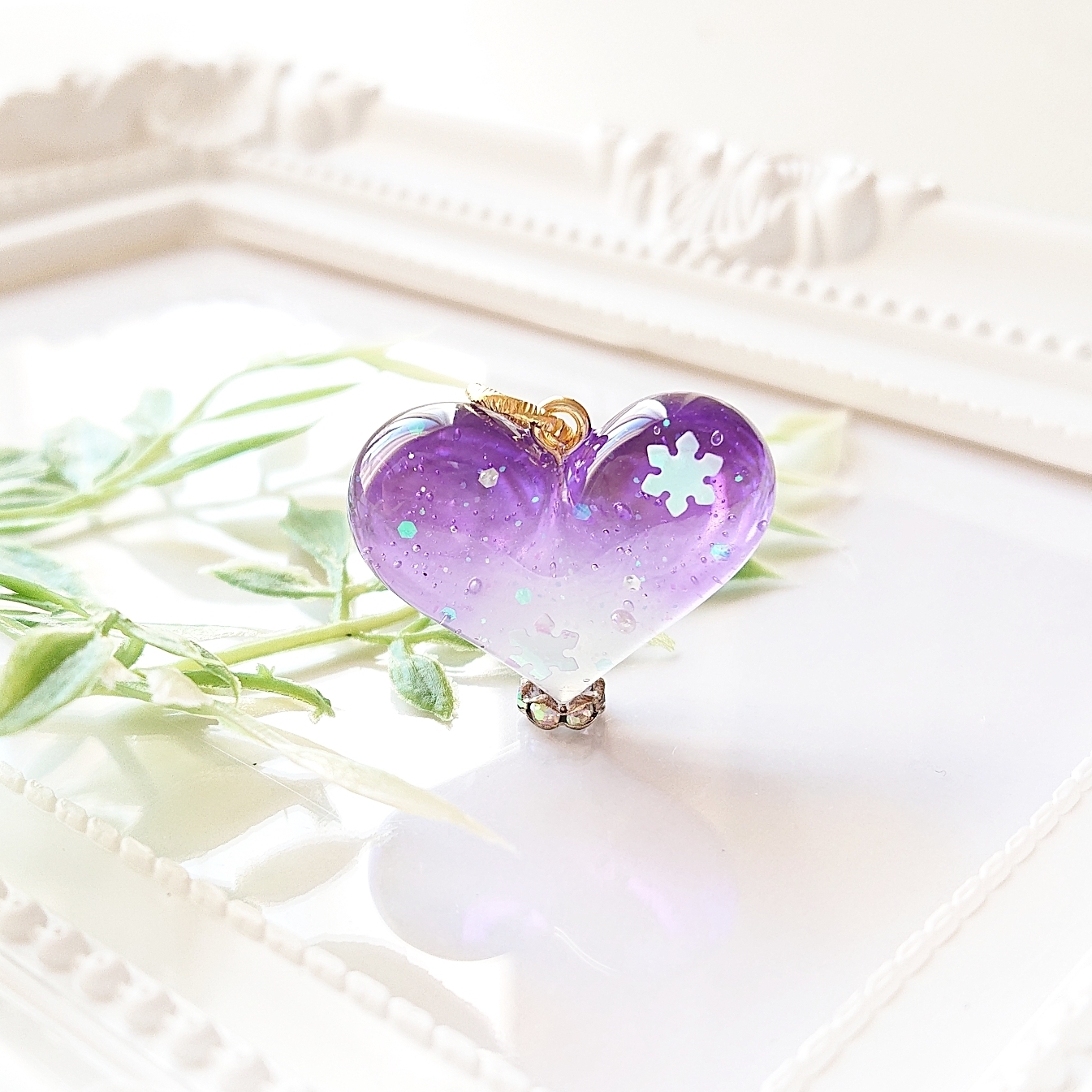 雪の夜空✩.*˚ ハート型レジンネックレス