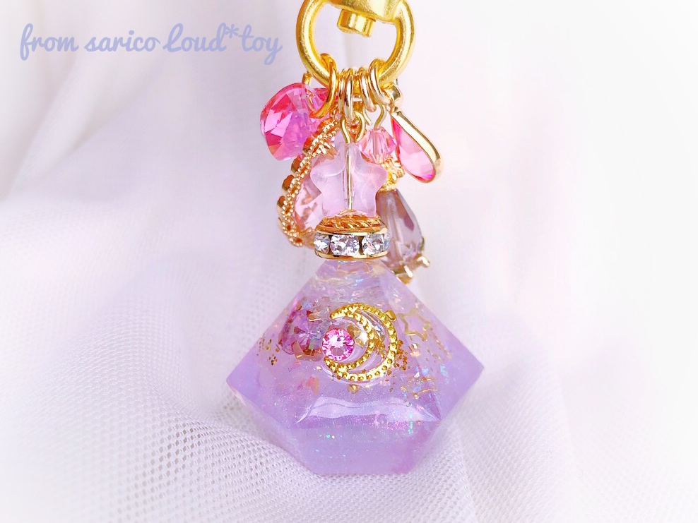 コロンと魔法の香水瓶チャーム🔮