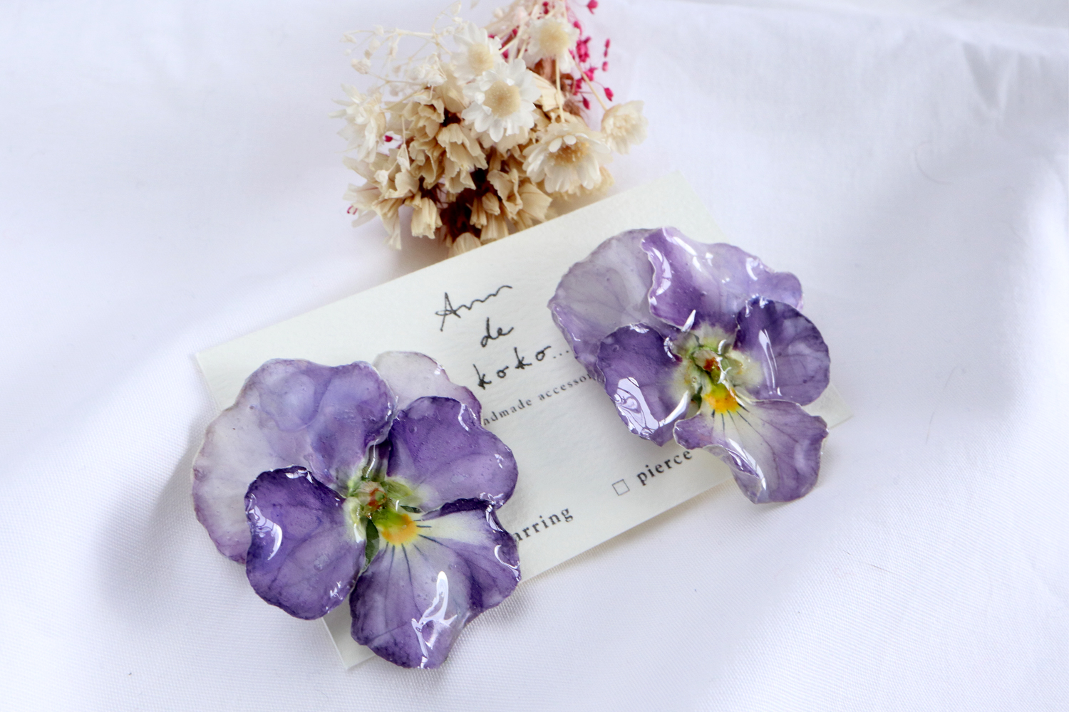 耳に纏う花～フリルビオラ～