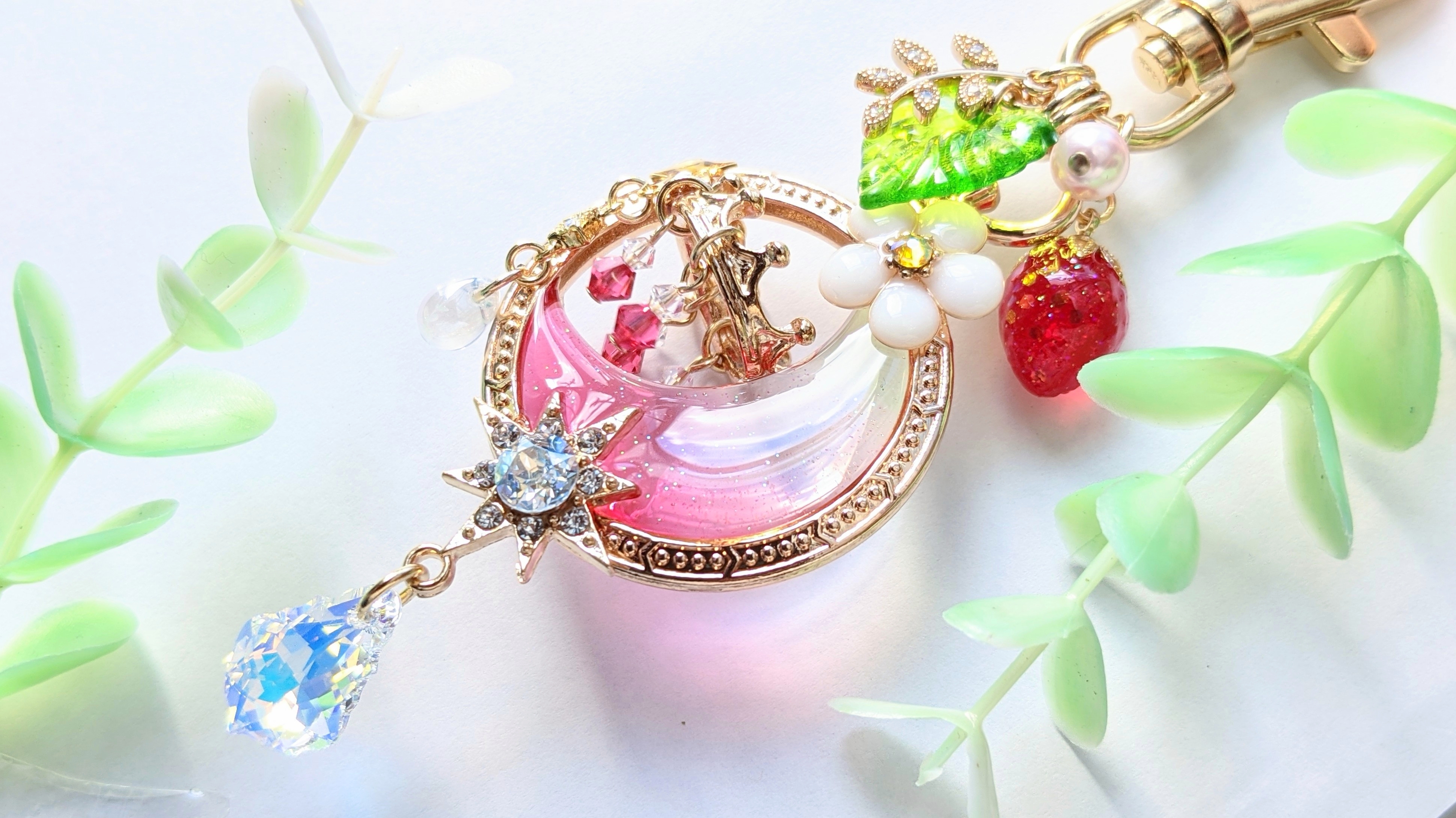 strawberry moon chandelier🌛🍓